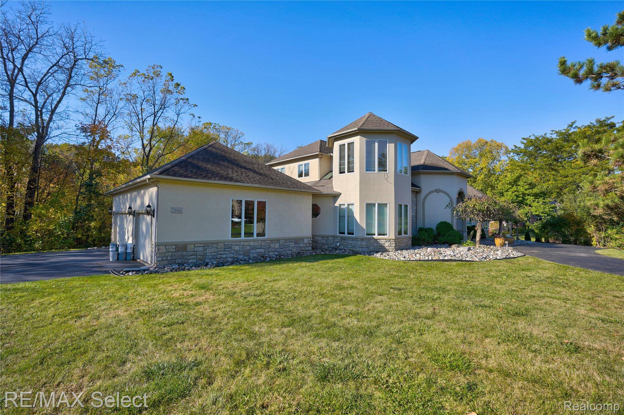 Grand Blanc, MI 48439,5166 Warwick Woods TRL