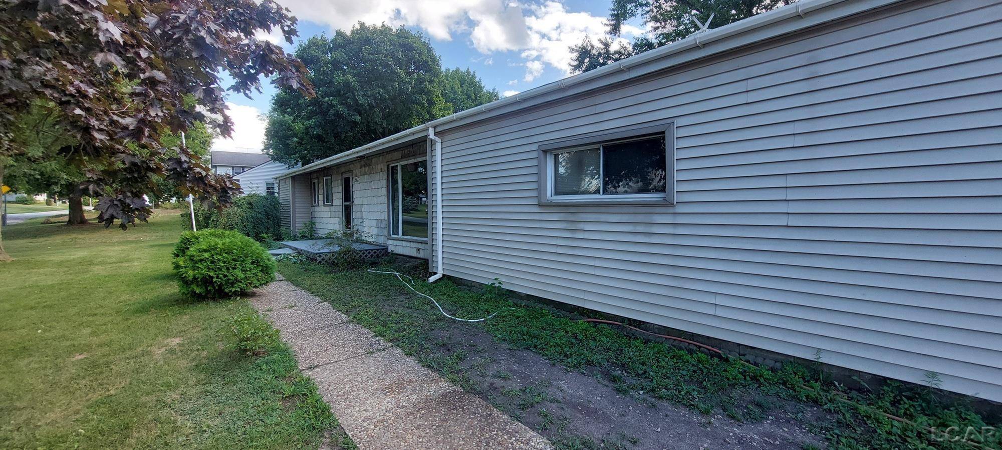 Adrian, MI 49221,9875 Stoddard RD