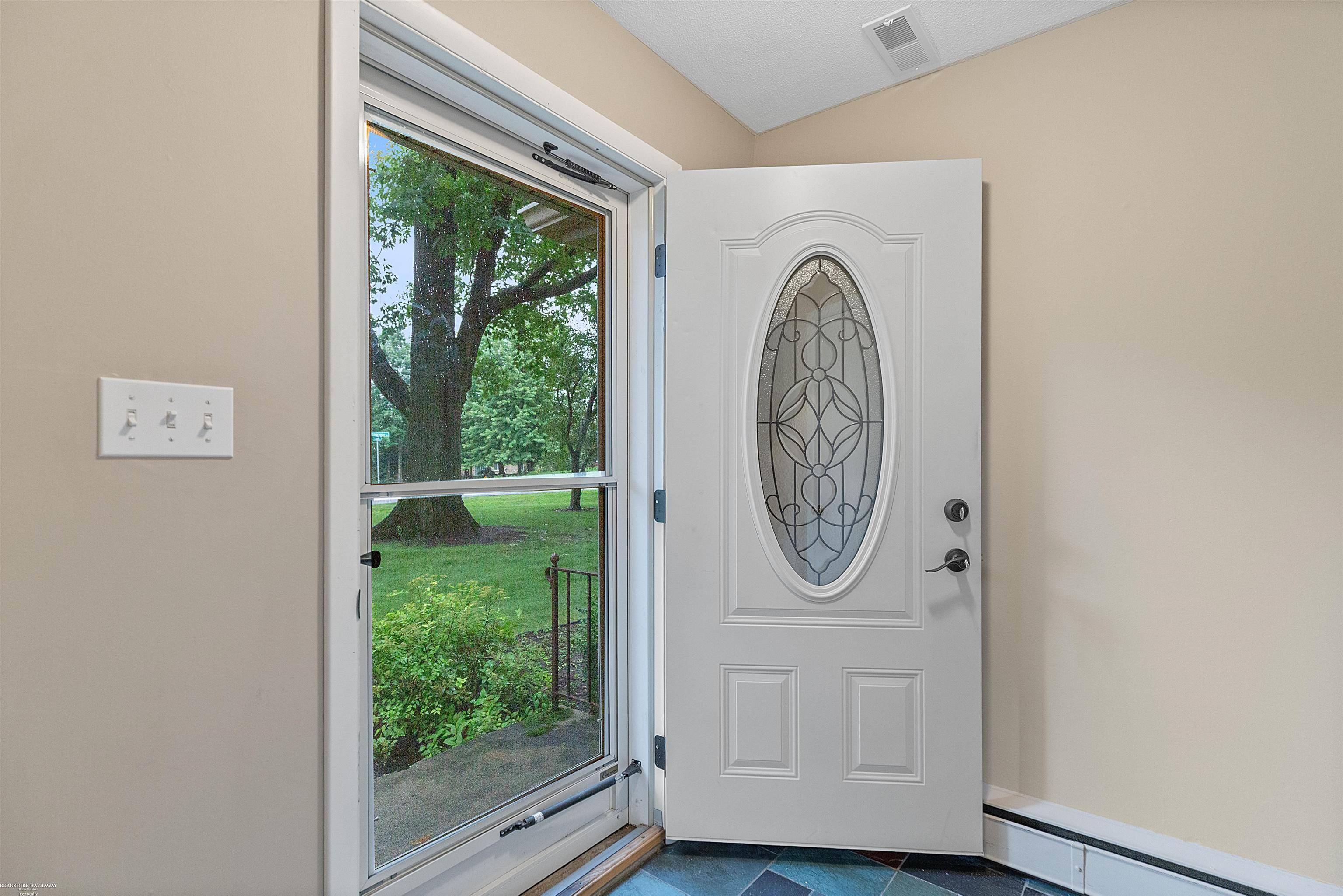 Rochester Hills, MI 48307,240 Montmorency RD