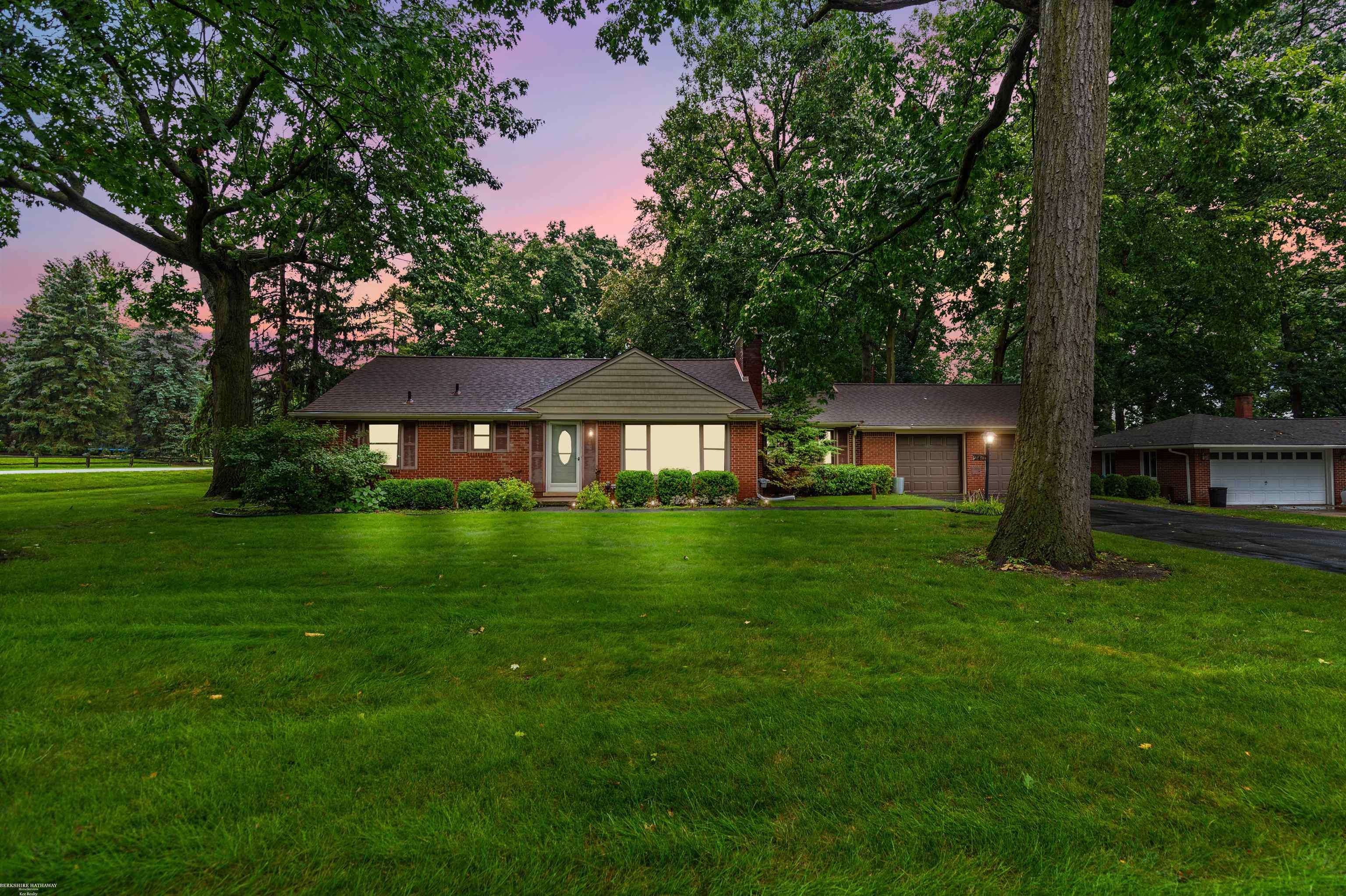 Rochester Hills, MI 48307,240 Montmorency RD