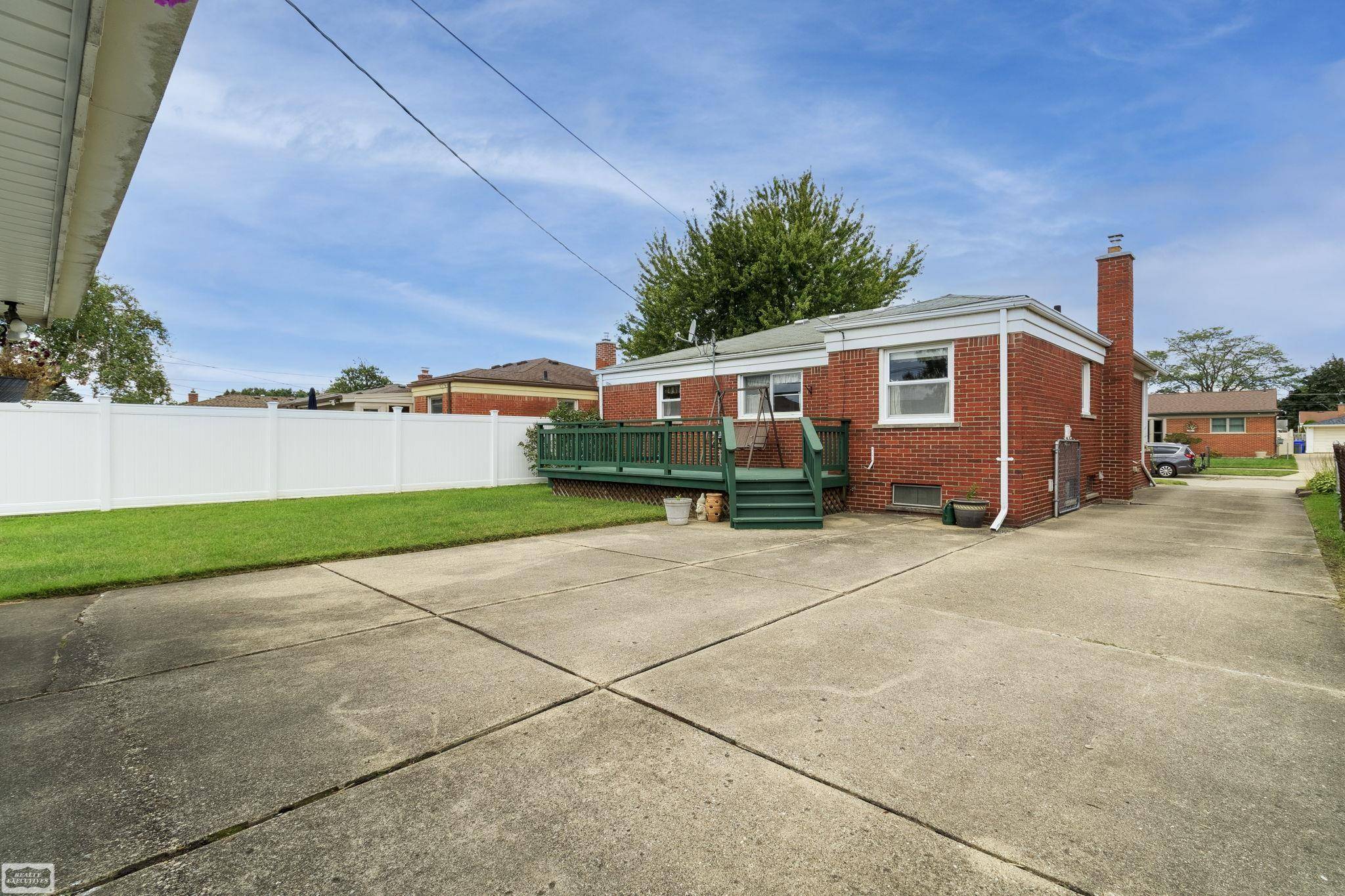 Fraser, MI 48026,18036 N Summer LN