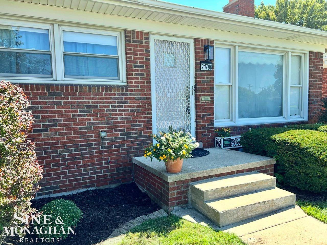 Eastpointe, MI 48021,21780 Eastland CT