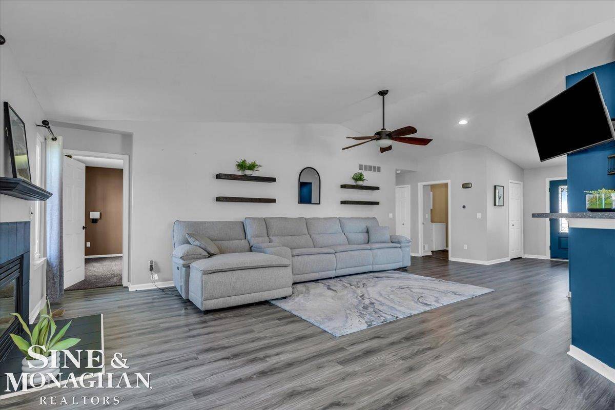 New Baltimore, MI 48047,52063 Huntley AVE