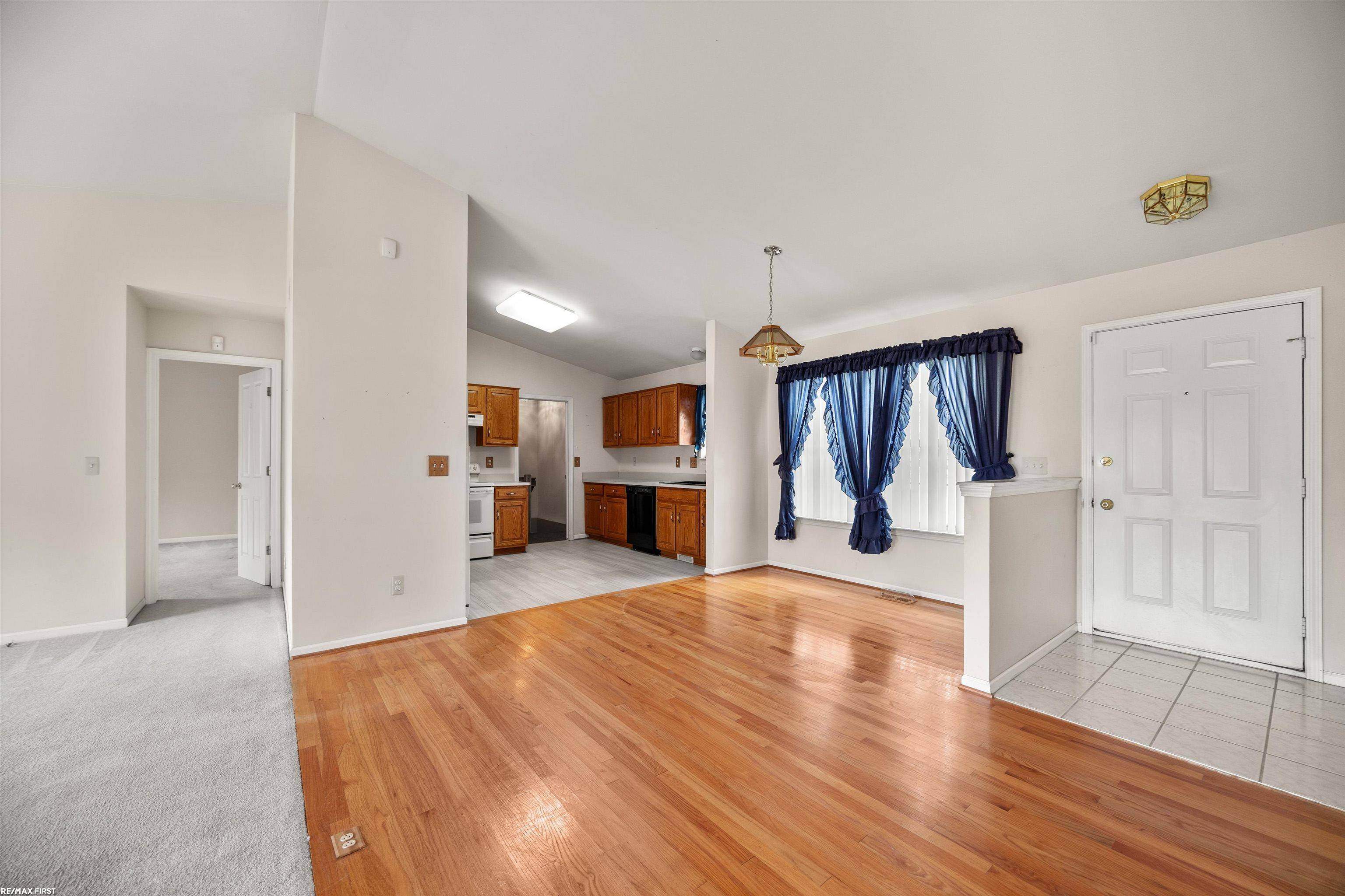 Macomb, MI 48044,21767 Brookside North DR