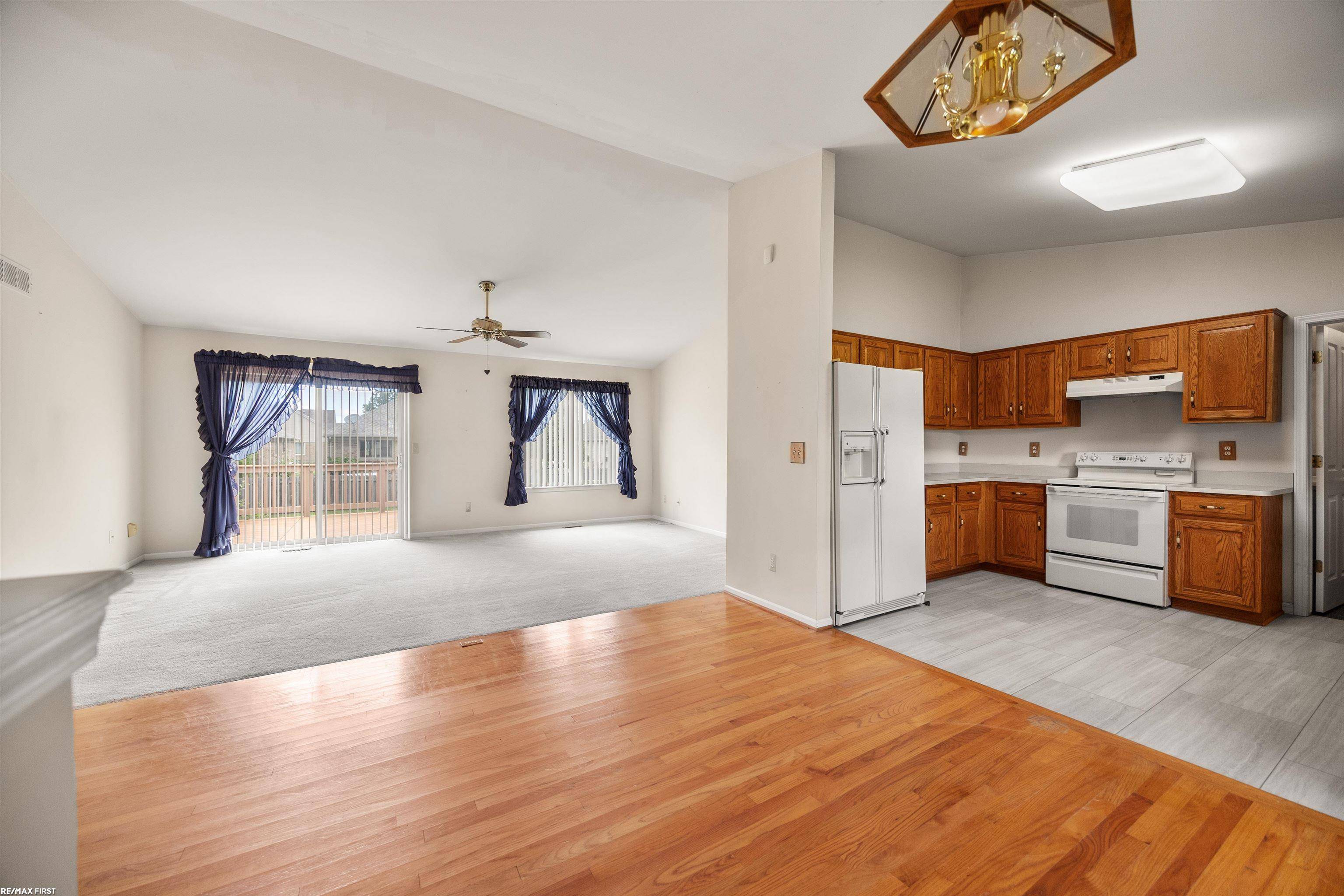 Macomb, MI 48044,21767 Brookside North DR