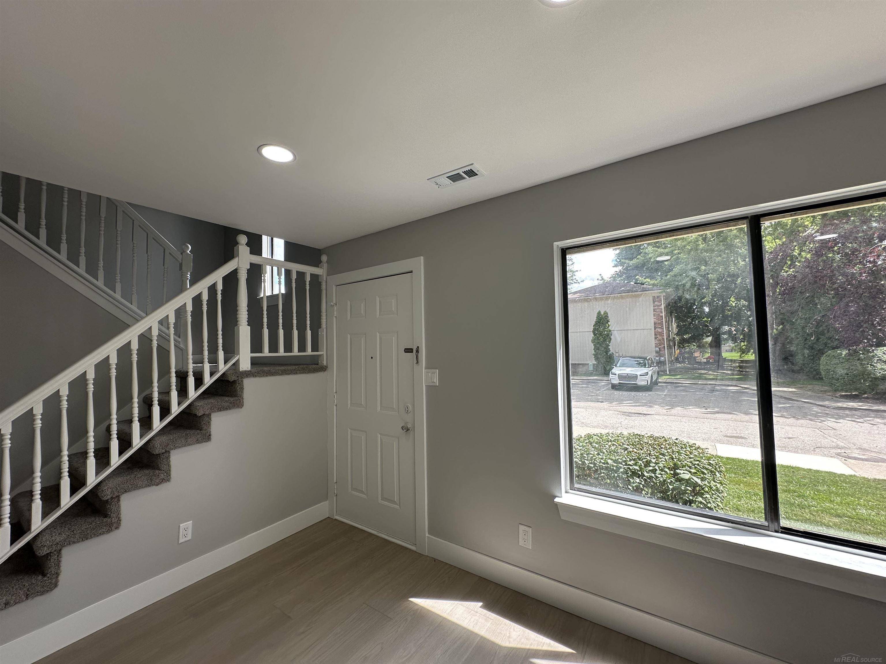 Clinton Township, MI 48038,40883 Highpointe DR