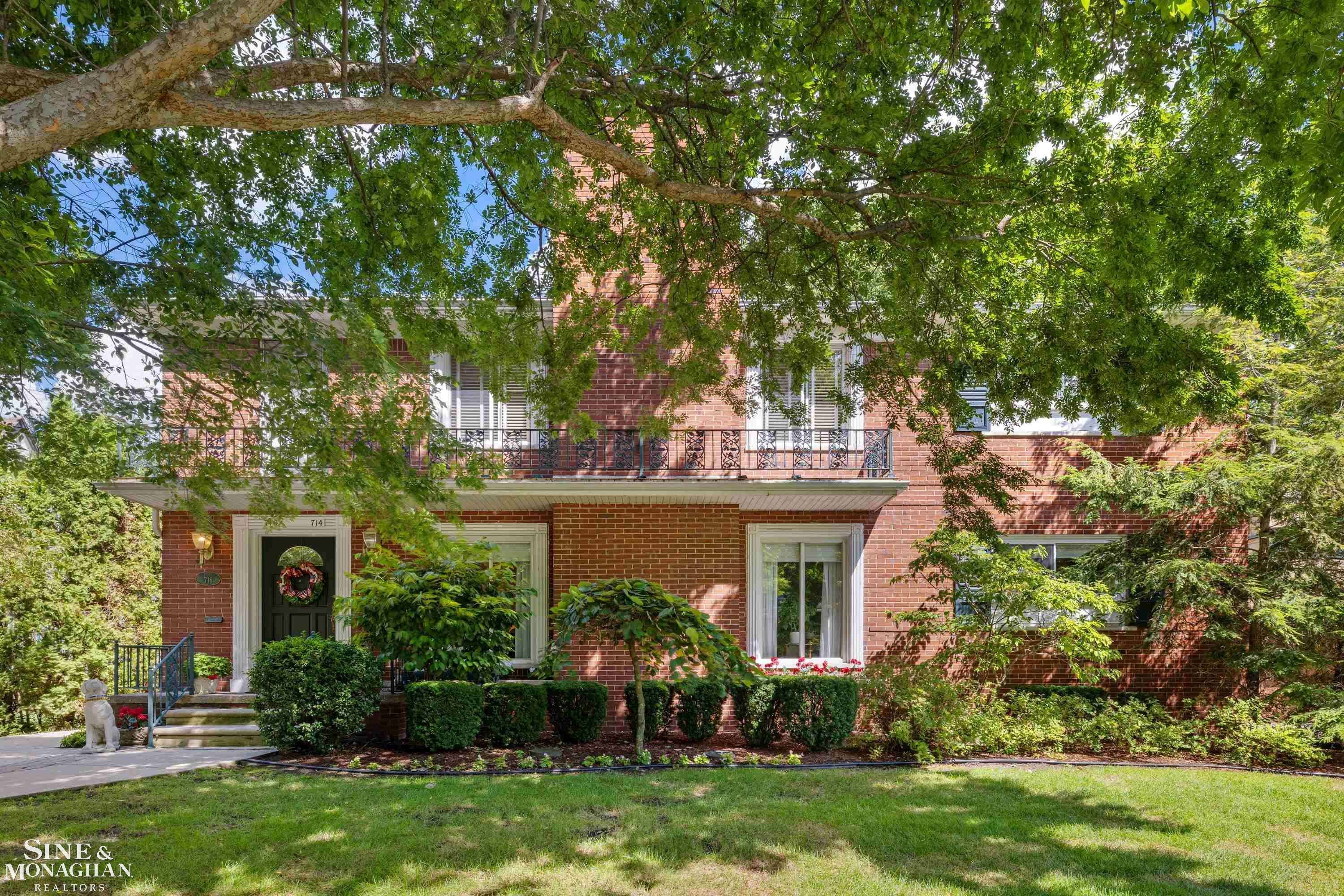 Grosse Pointe Park, MI 48230,716 Trombley RD