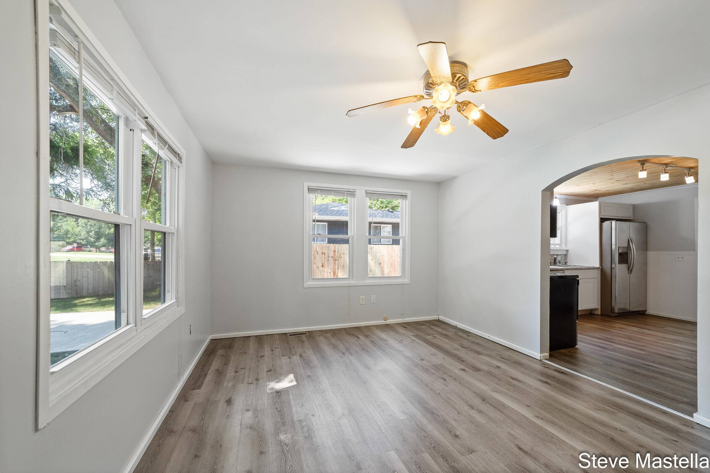 Whitehall, MI 49461,616 E Slocum ST