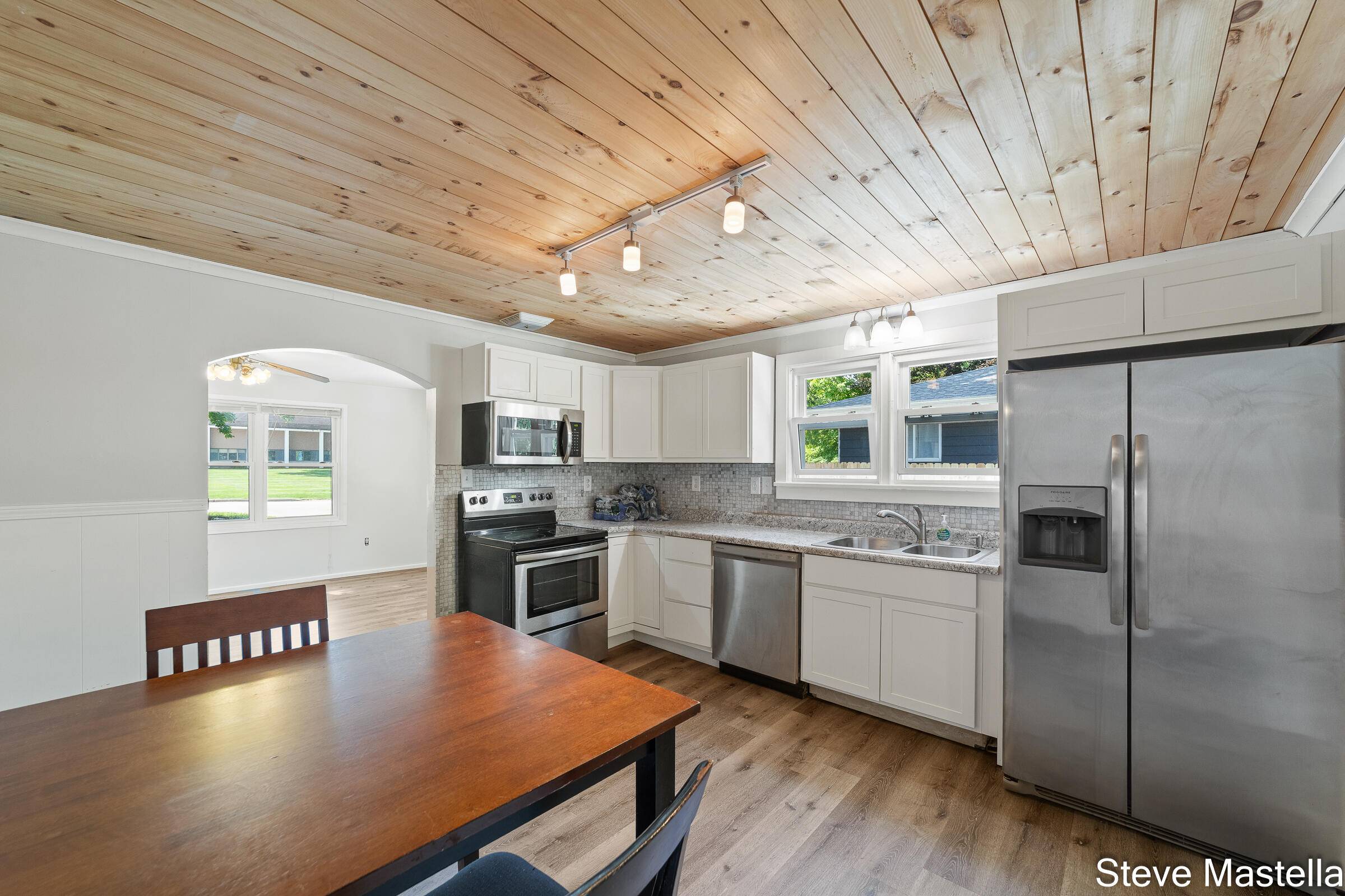 Whitehall, MI 49461,616 E Slocum ST