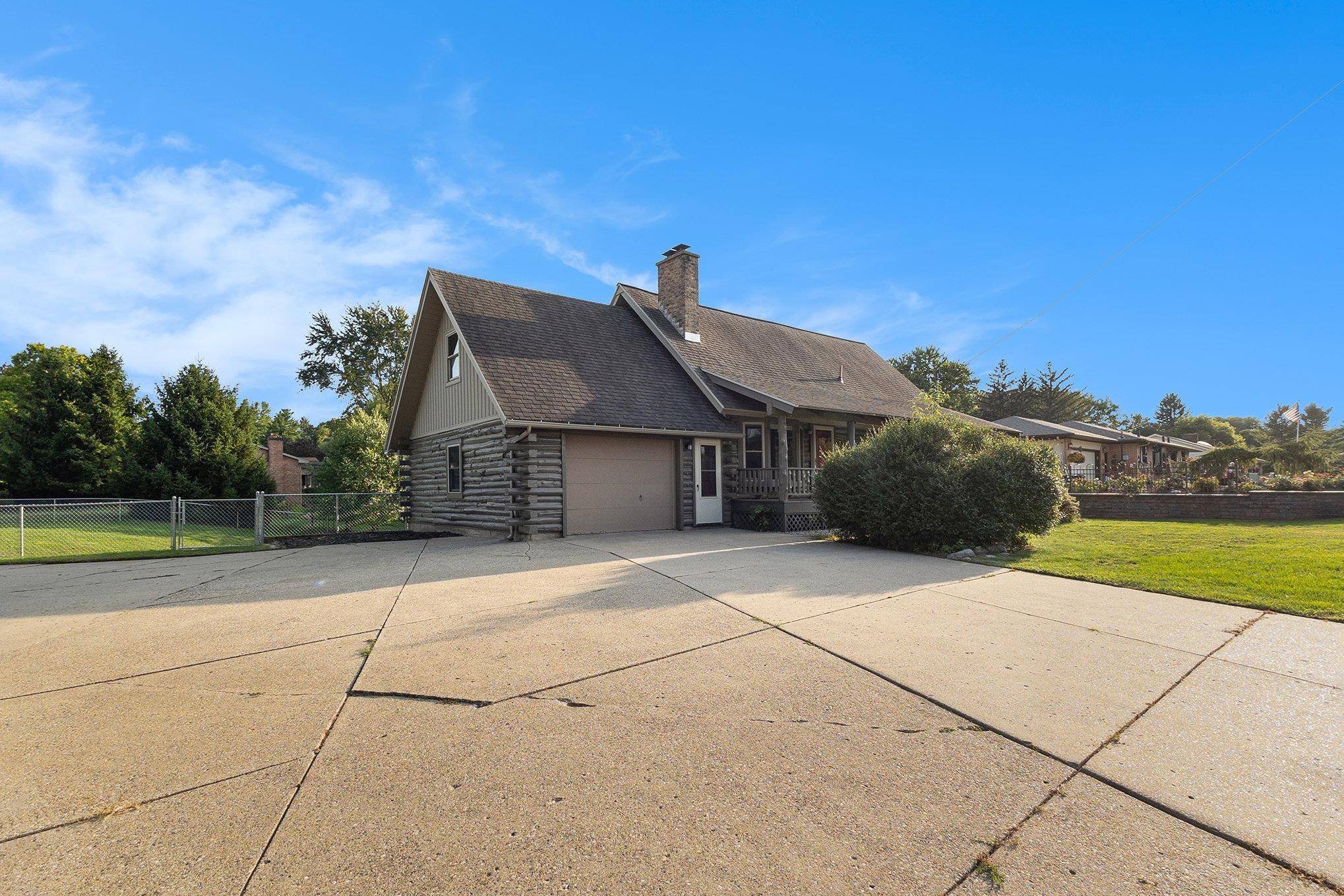 Walker, MI 49534,3040 NW Richmond ST