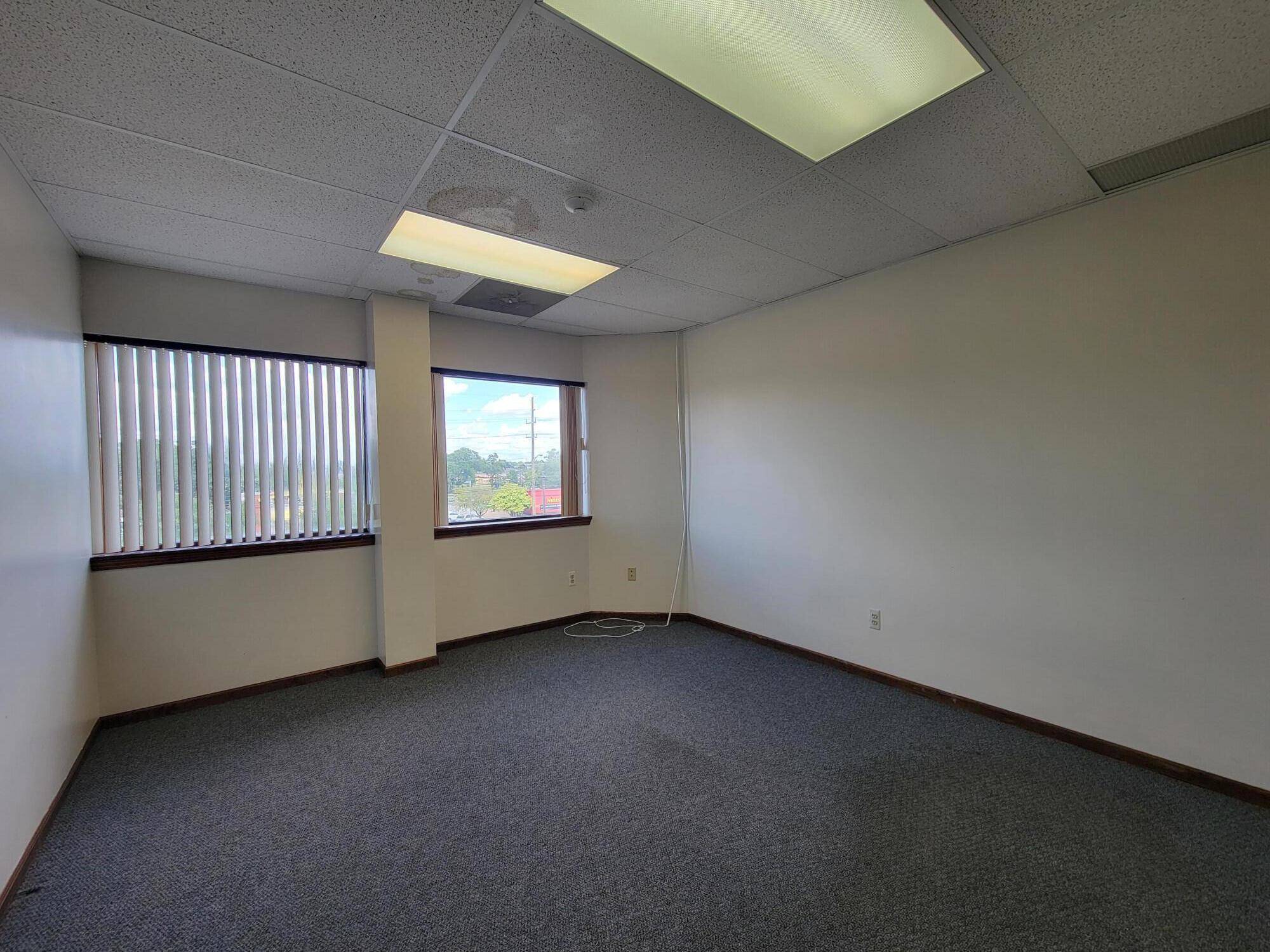 Plymouth, MI 48170,217 Ann Arbor RD W #302