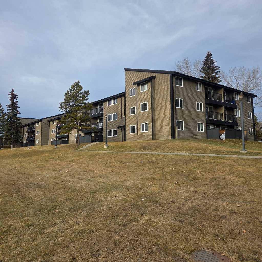Edson, AB T7E 1R5,5611 9 Avenue #316B