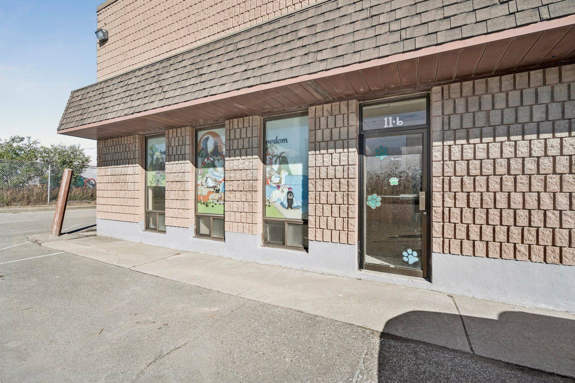 Mississauga, ON L4W 1C4,1235 Shawson DR #11B