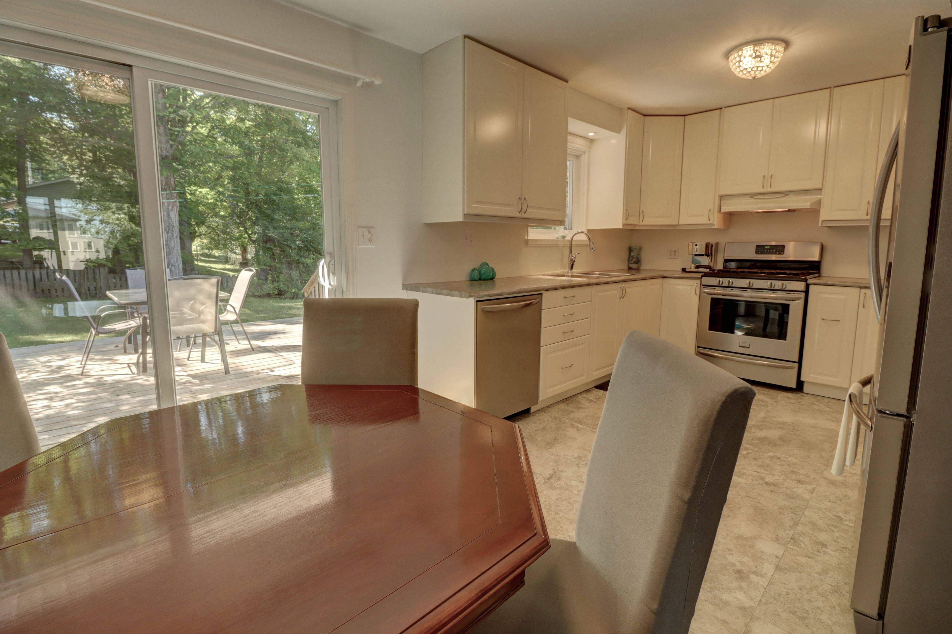 Huntsville, ON P1H 1V4,63 Florence ST W