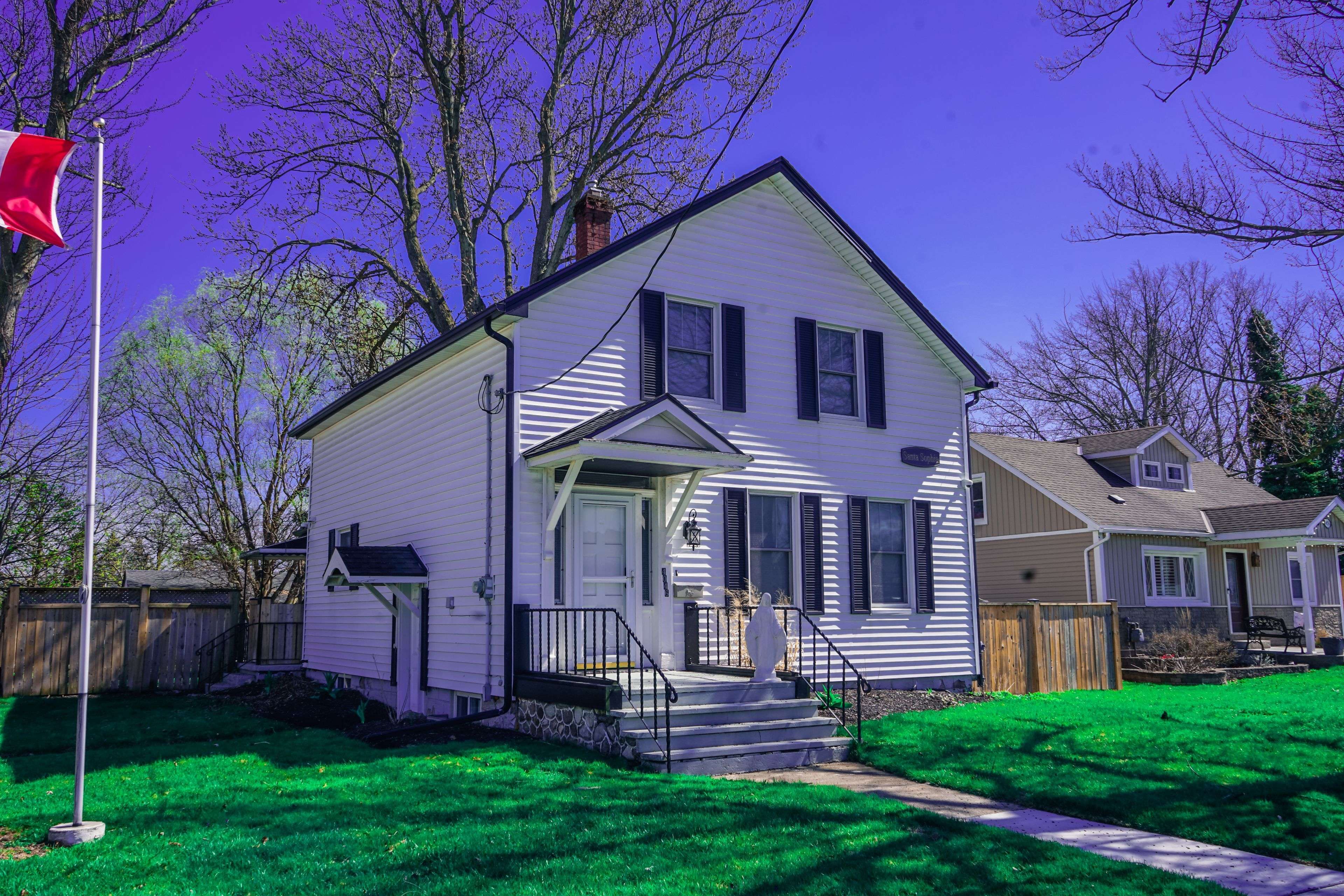 Niagara Falls, ON L2G 6C2,4046 Main ST