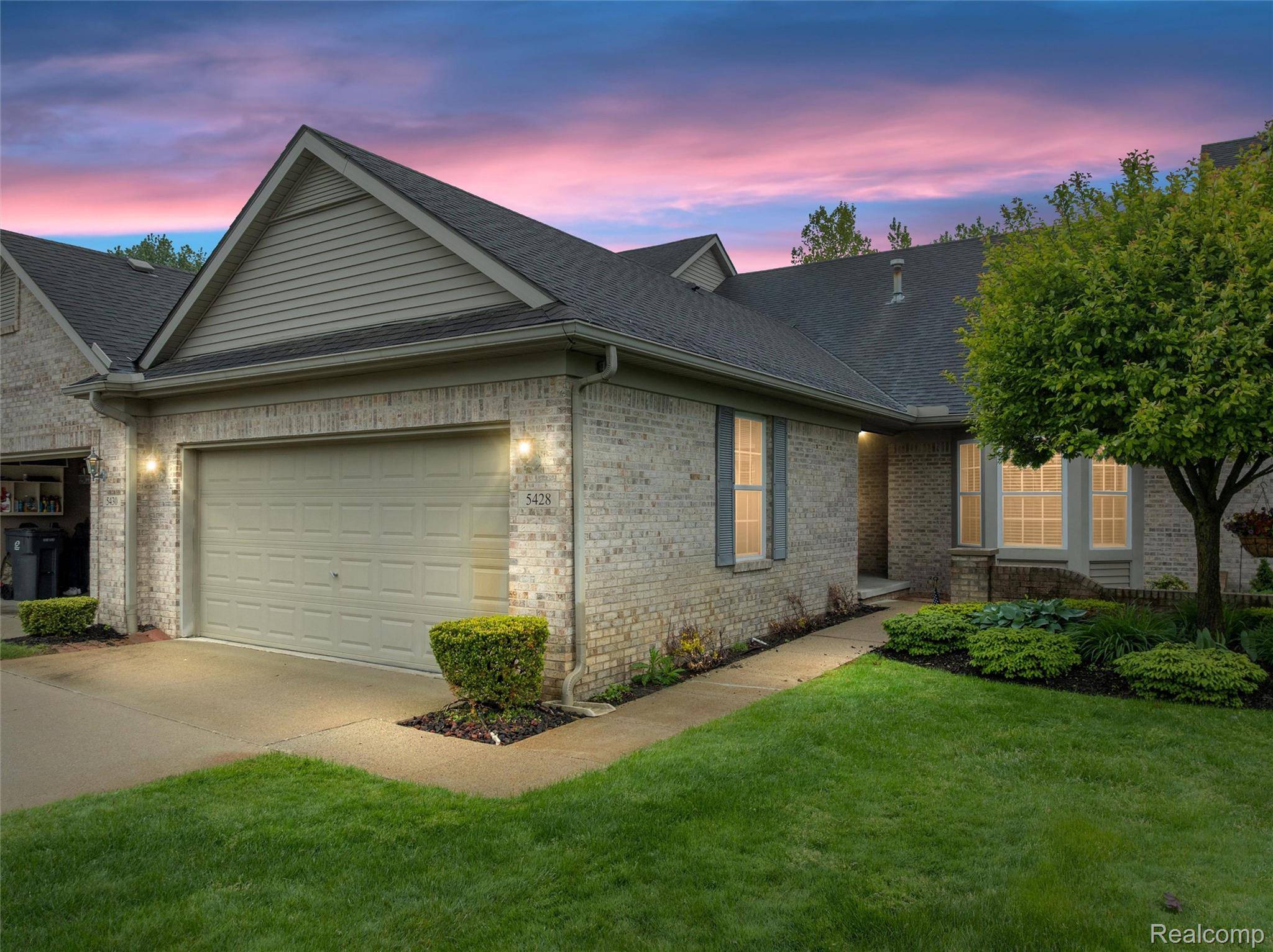 Howell, MI 48843,5428 Ivy CT