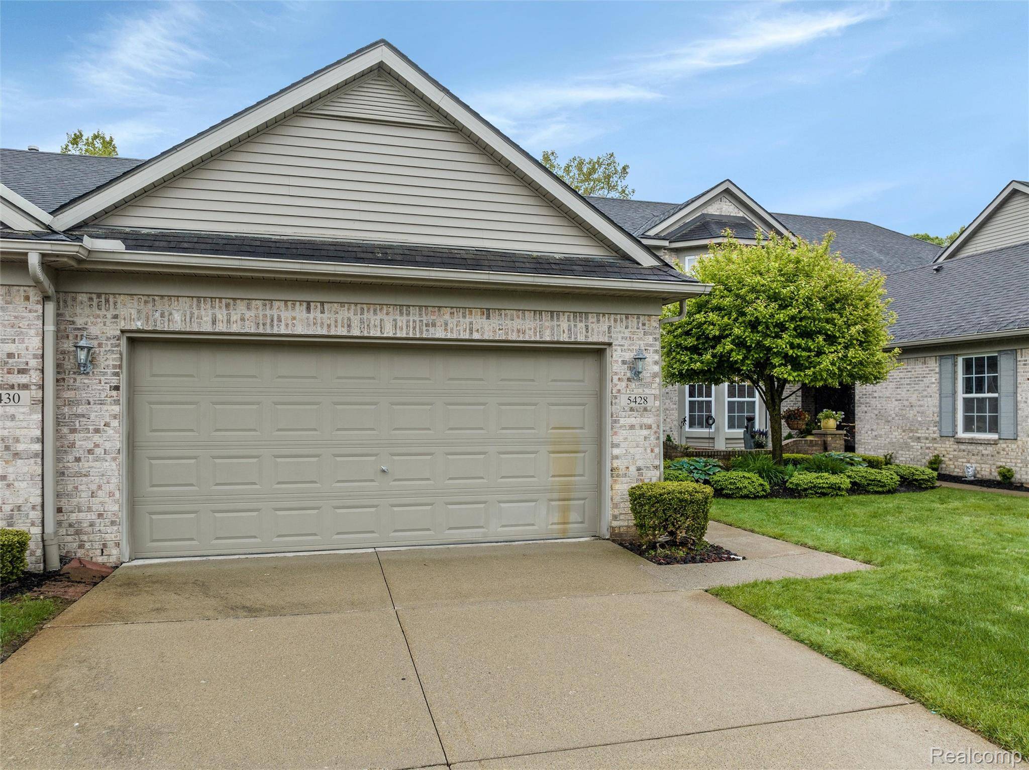 Howell, MI 48843,5428 Ivy CT