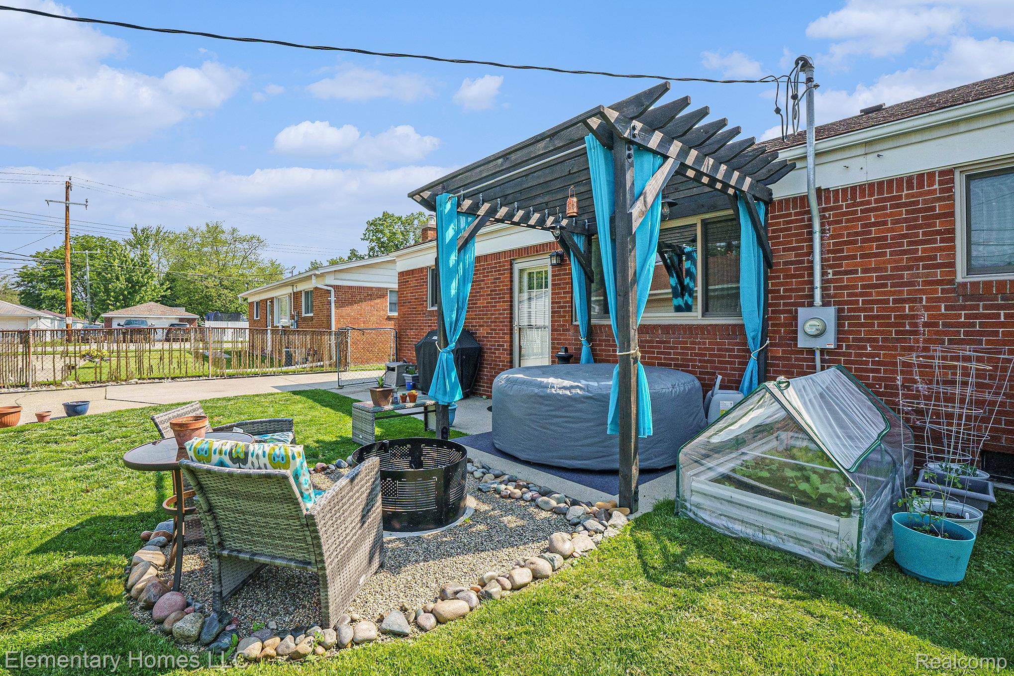 St. Clair Shores, MI 48081,28835 Joan ST