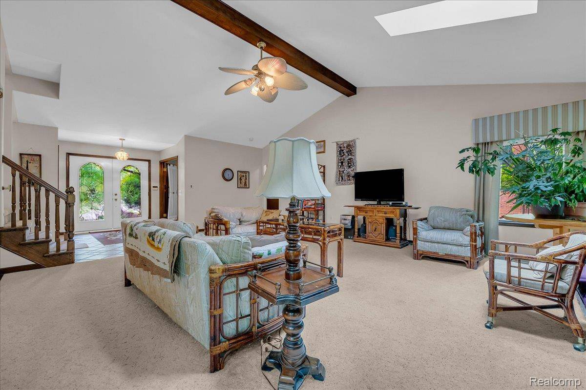 Rochester Hills, MI 48309,2241 Willow Leaf DR