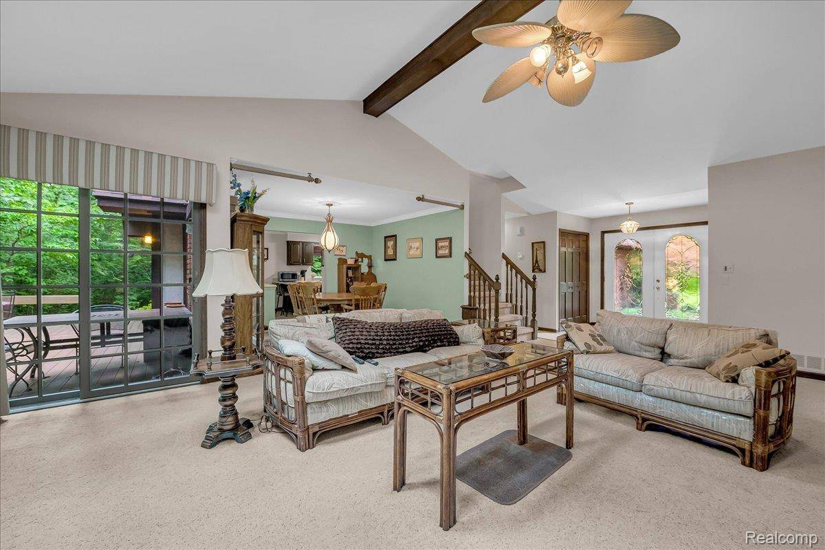 Rochester Hills, MI 48309,2241 Willow Leaf DR