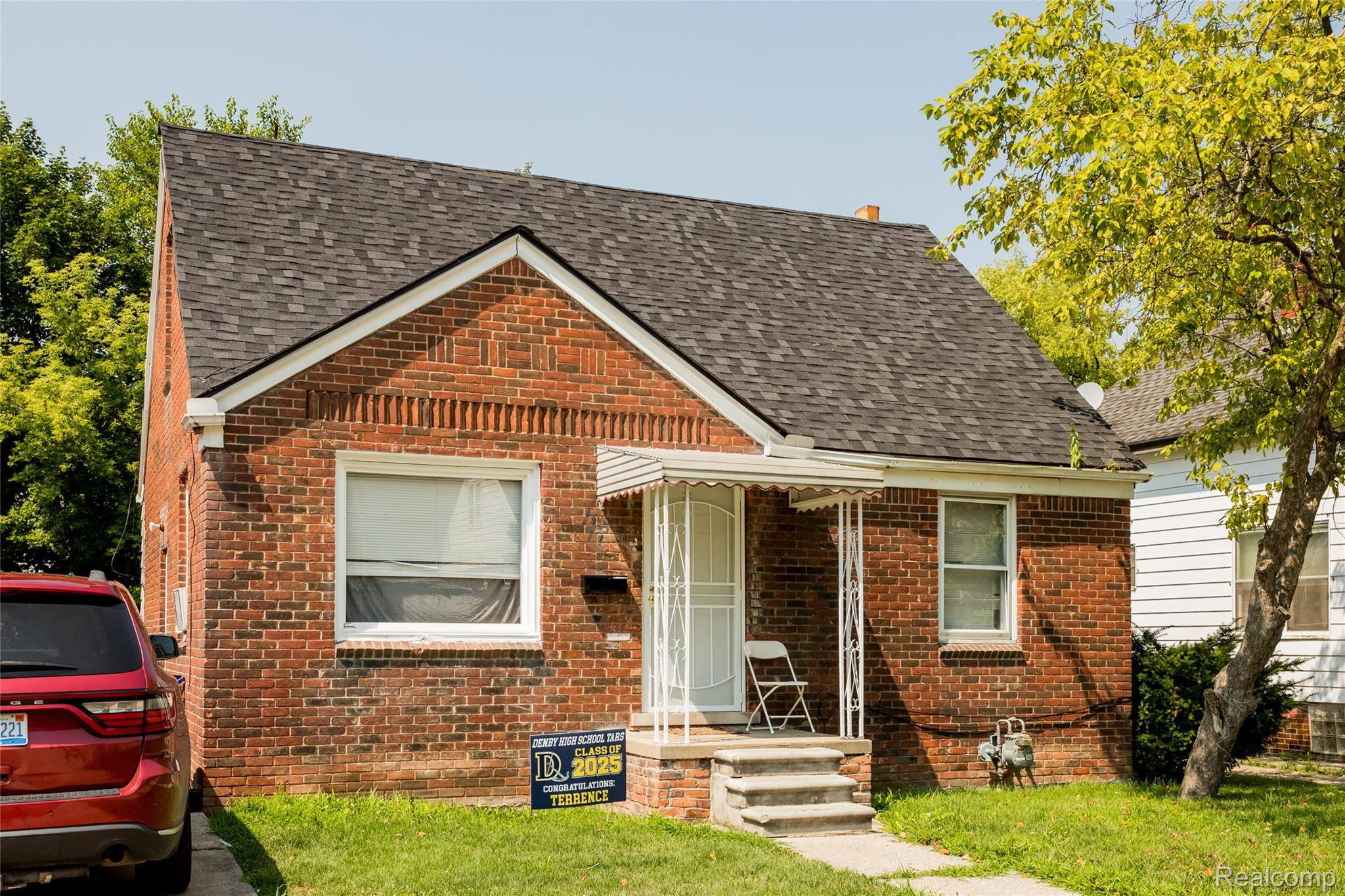 Detroit, MI 48224,17135 Munich ST