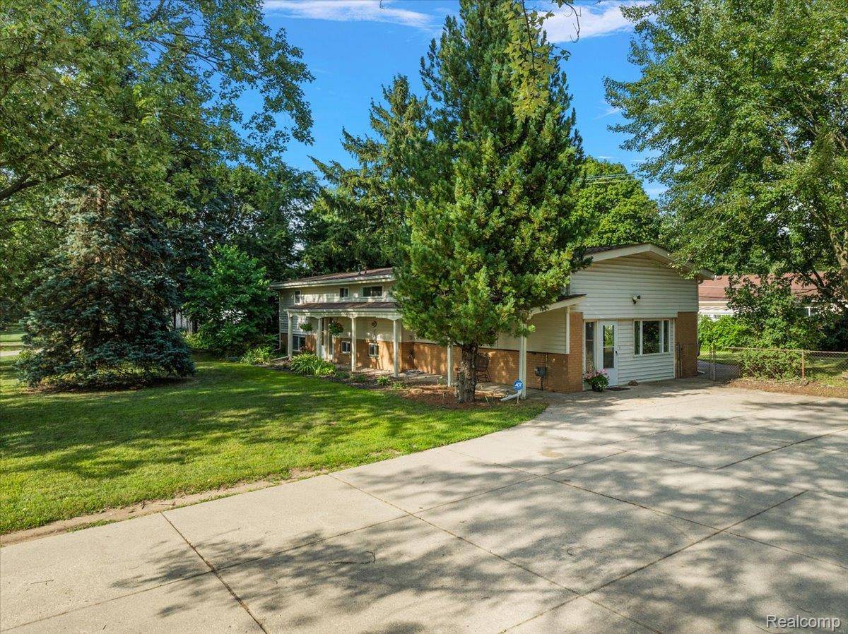 Novi, MI 48374,25670 Beck RD