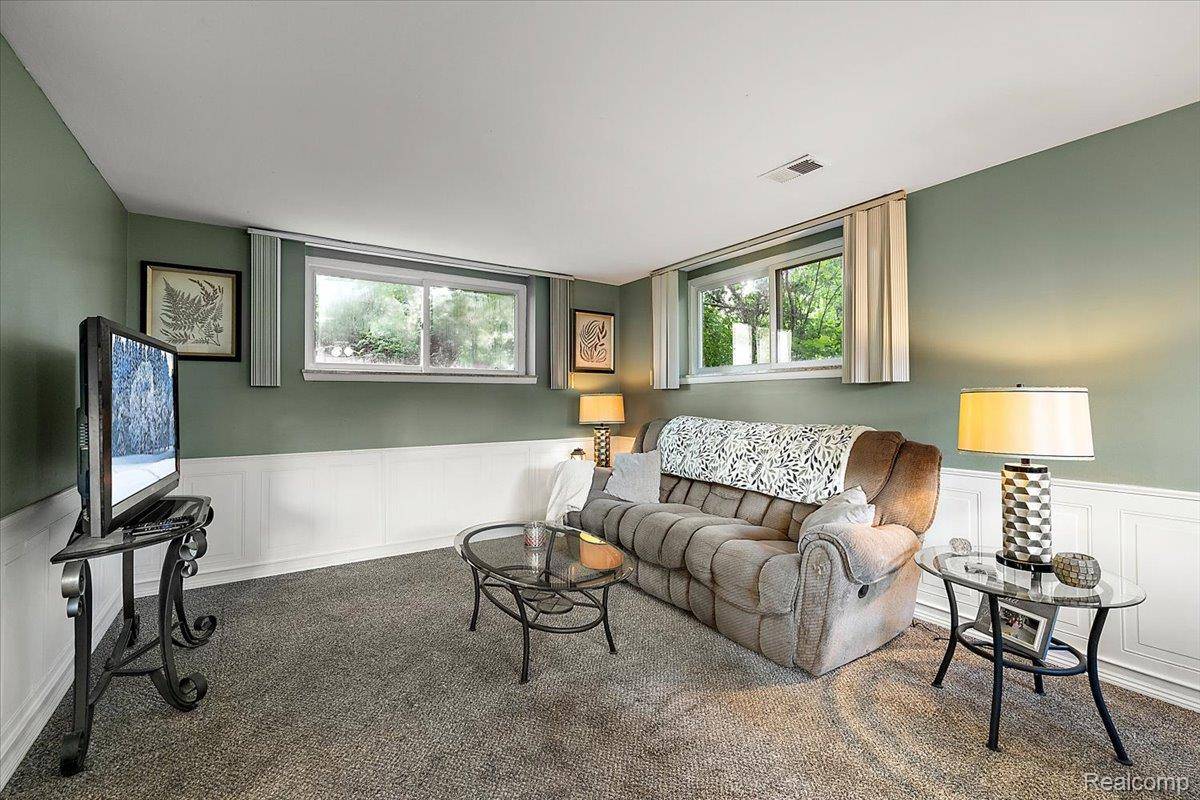 Novi, MI 48374,25670 Beck RD