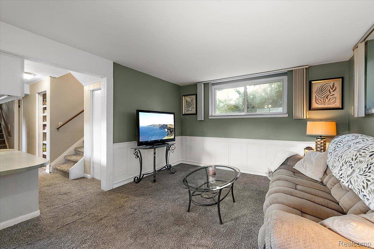 Novi, MI 48374,25670 Beck RD