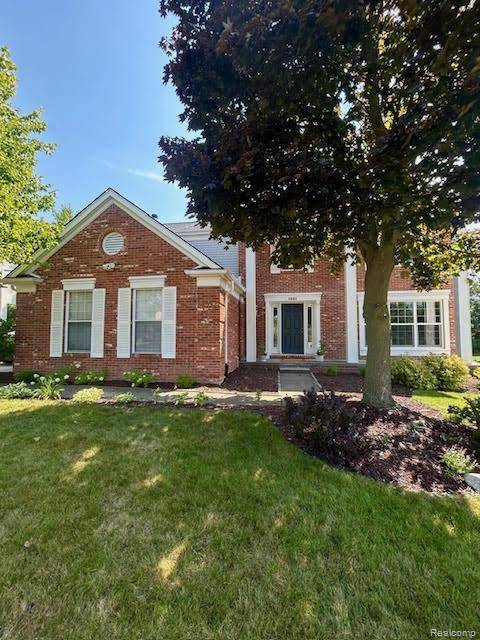 West Bloomfield, MI 48324,1921 Charrington DR