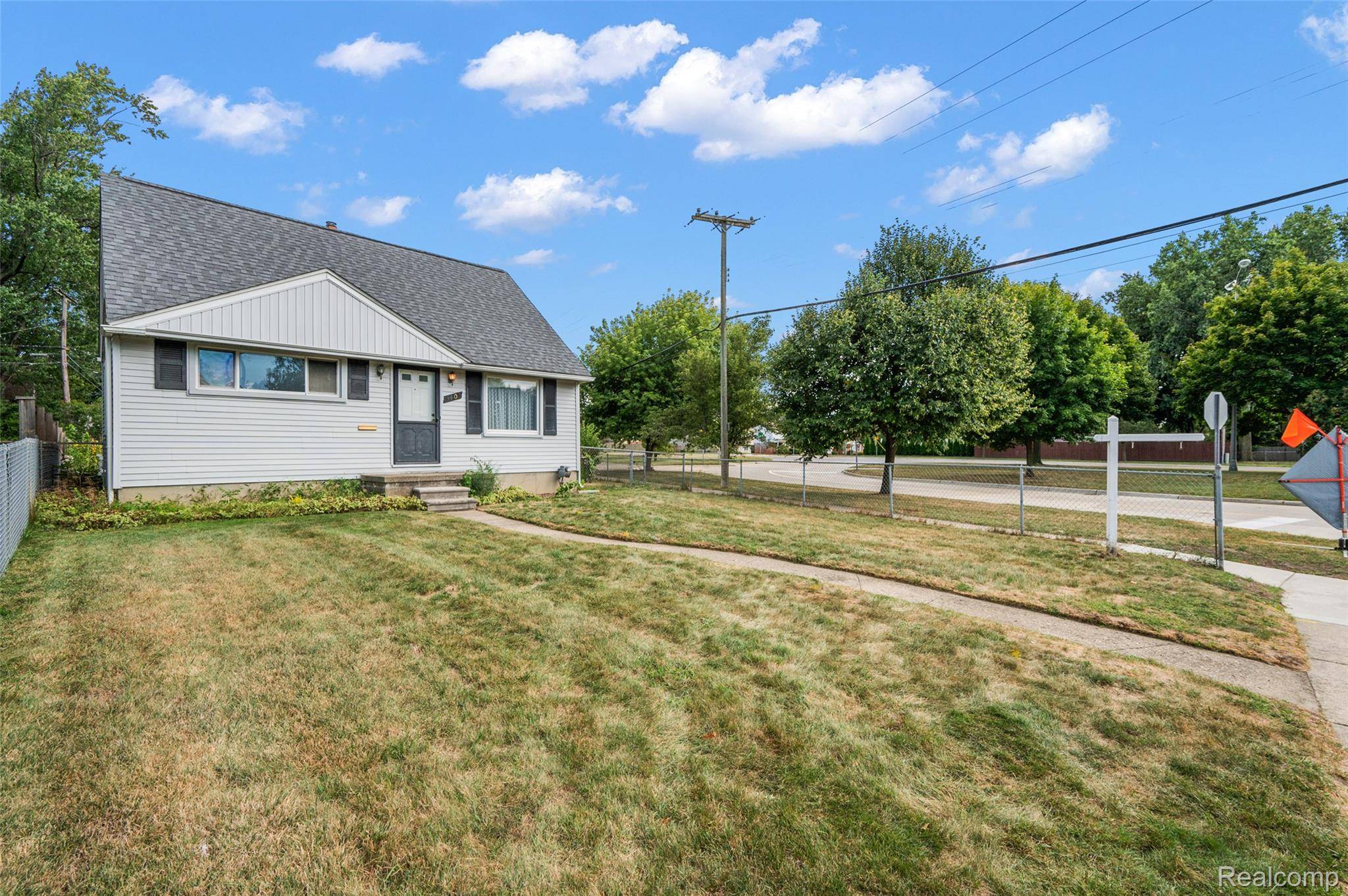 Royal Oak, MI 48073,3402 Woodland AVE