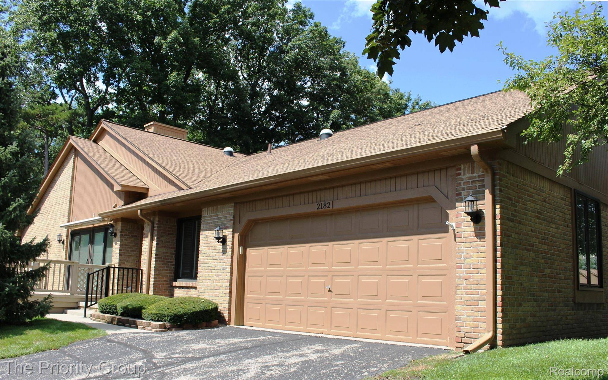 Rochester Hills, MI 48307,2182 London Bridge Drive #38