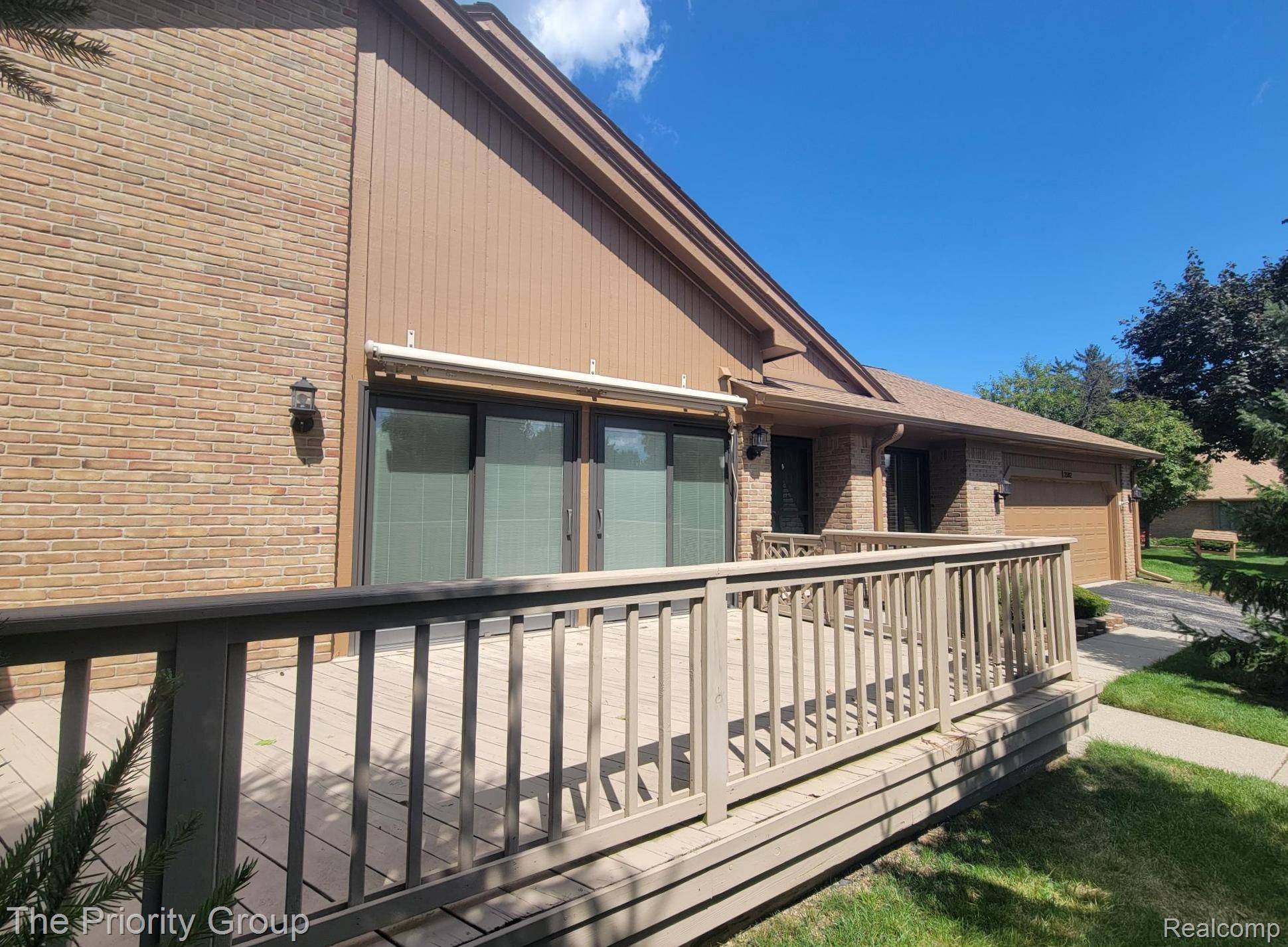 Rochester Hills, MI 48307,2182 London Bridge Drive #38