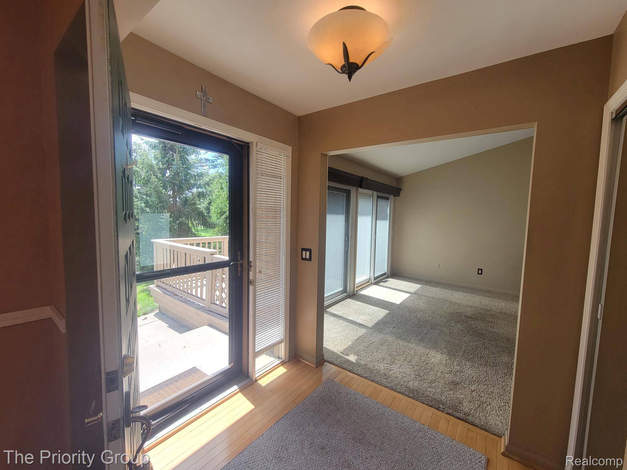 Rochester Hills, MI 48307,2182 London Bridge Drive #38