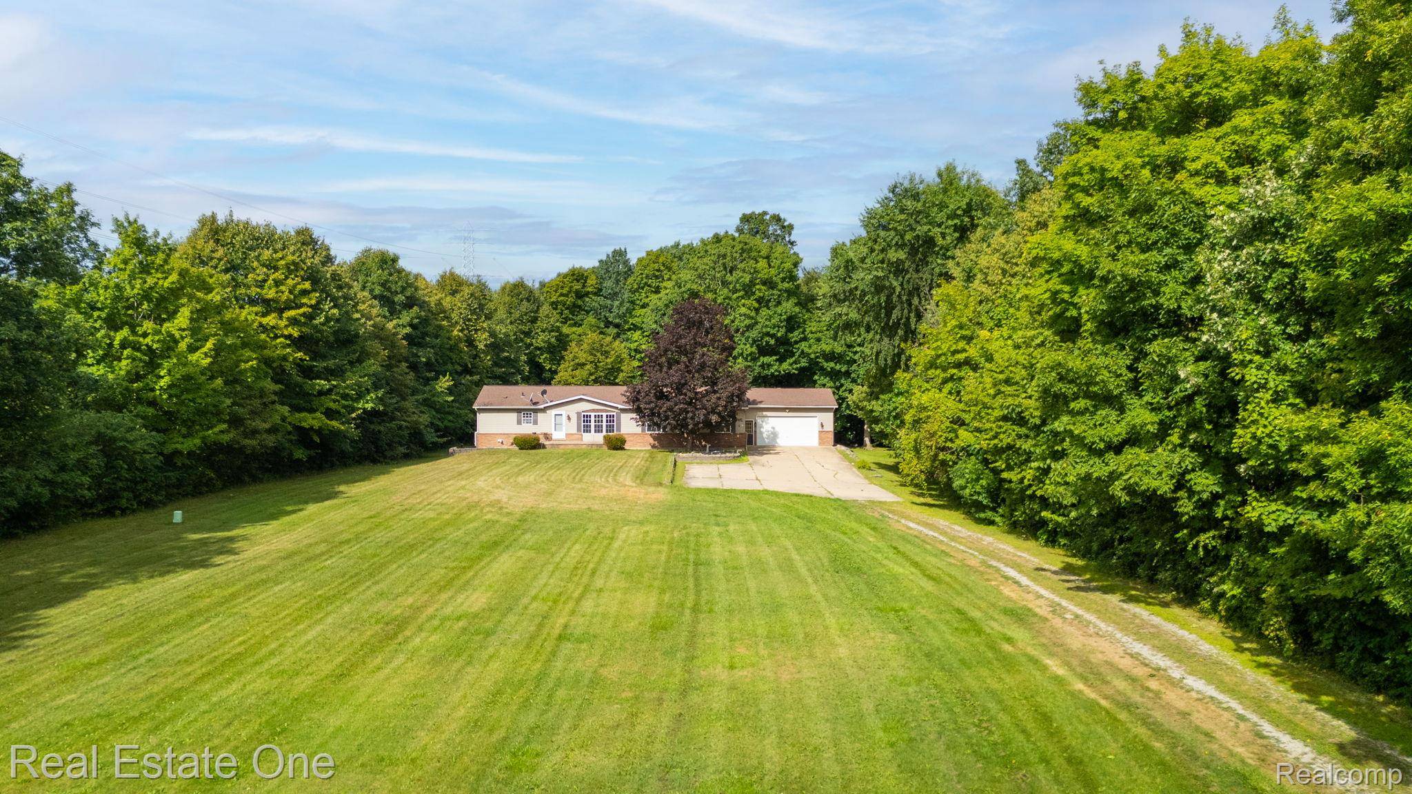 Armada, MI 48005,72021 Romeo Plank RD