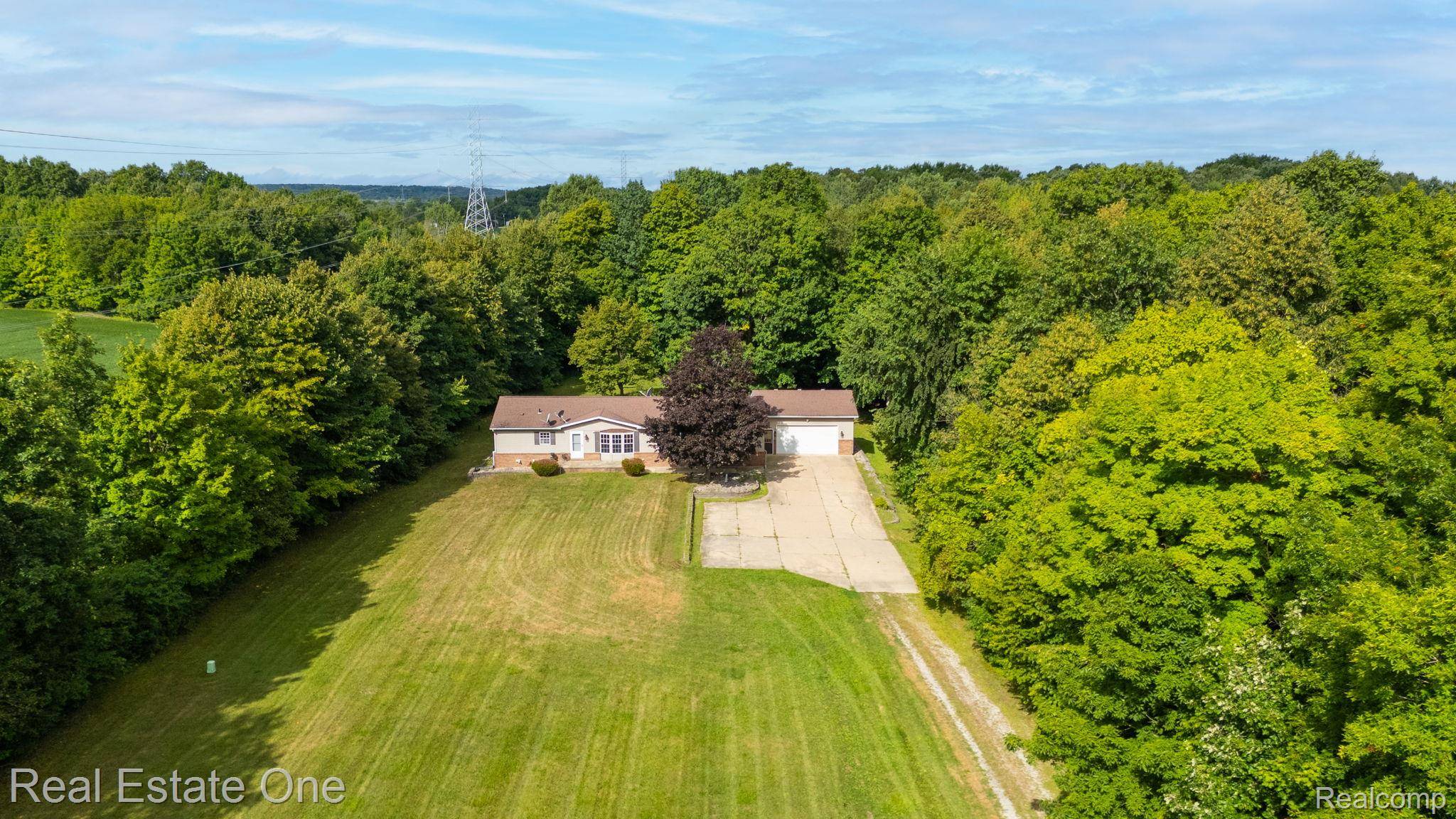 Armada, MI 48005,72021 Romeo Plank RD