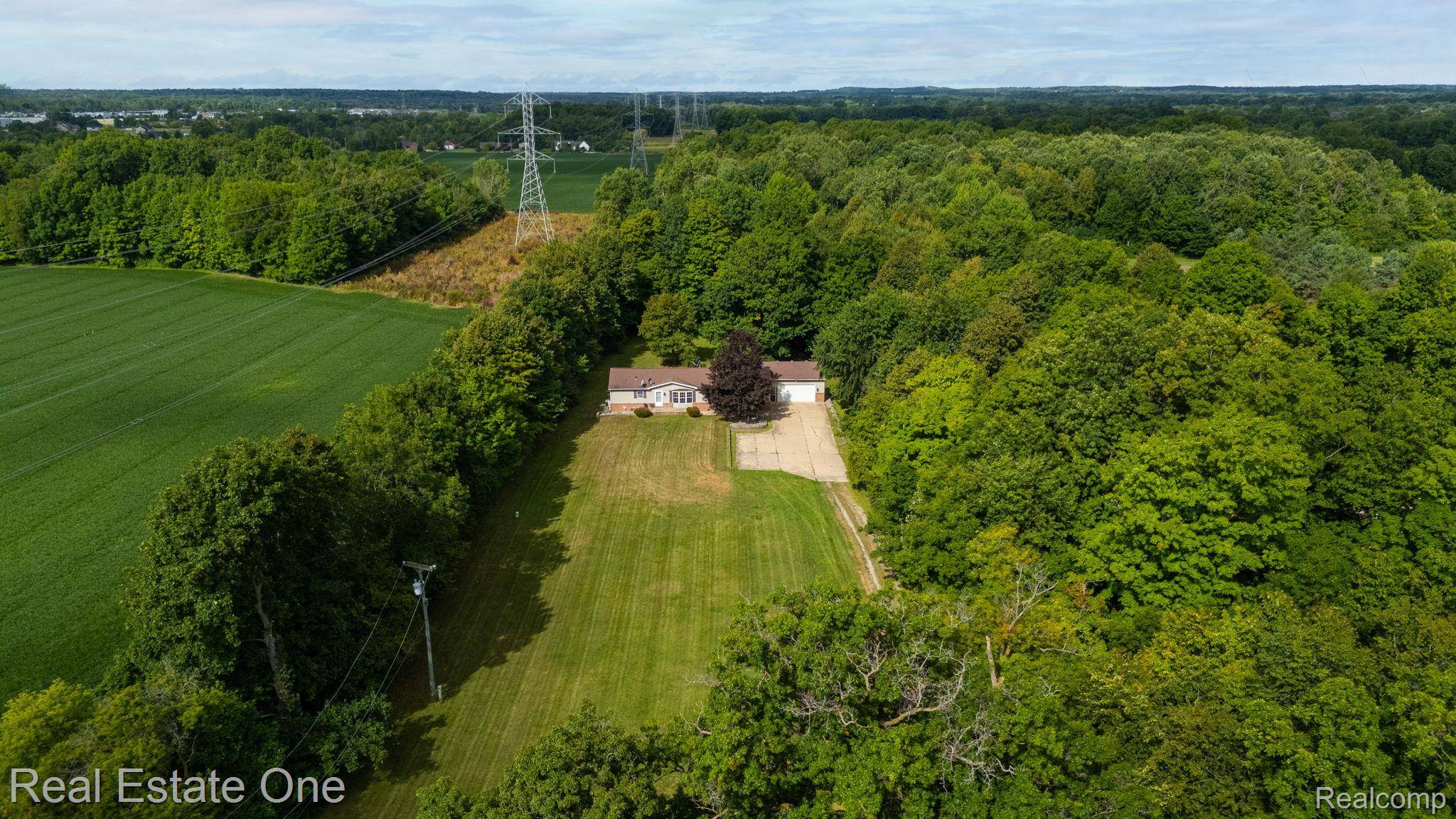 Armada, MI 48005,72021 Romeo Plank RD