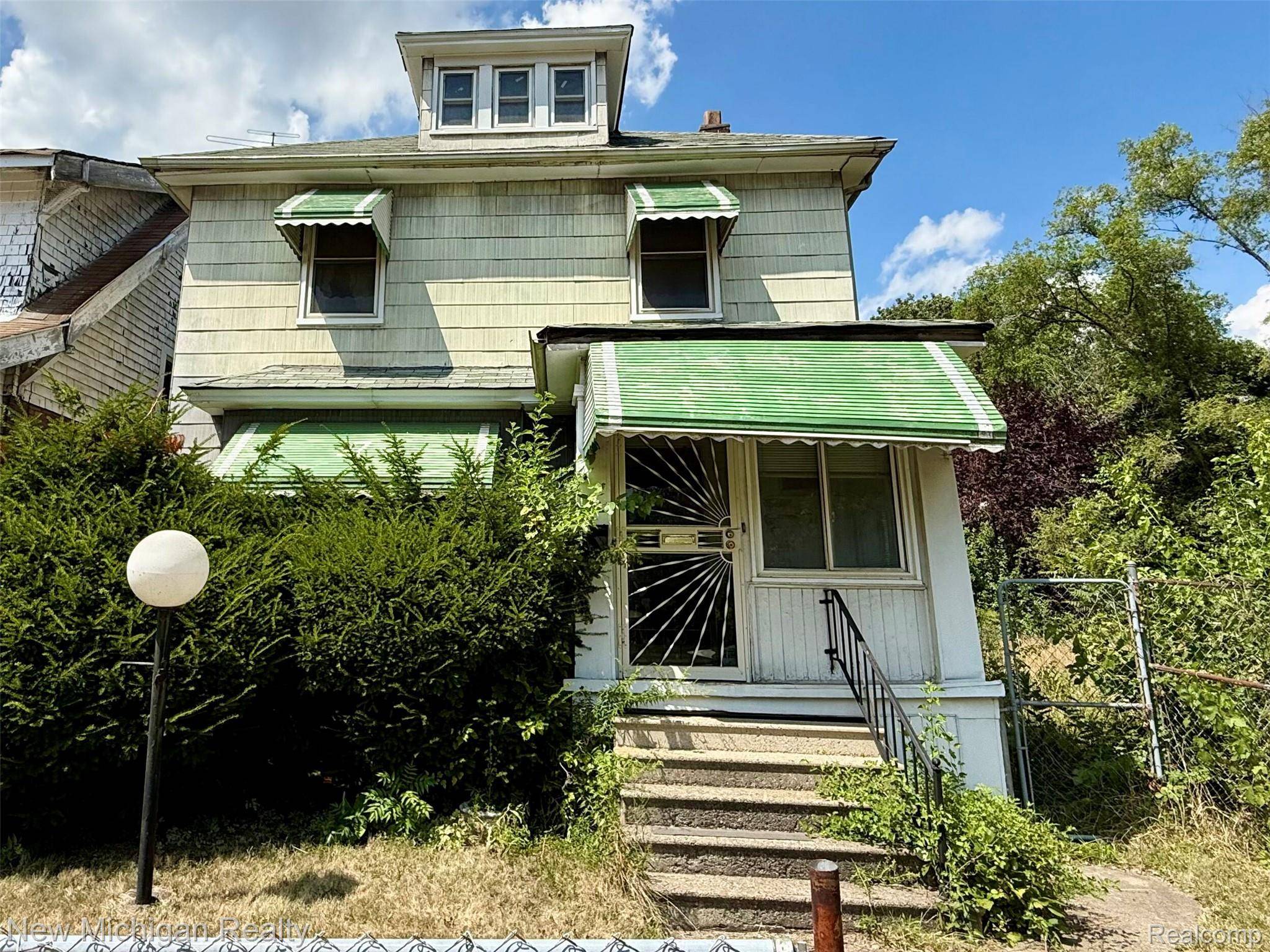 Detroit, MI 48204,5230 Maplewood ST