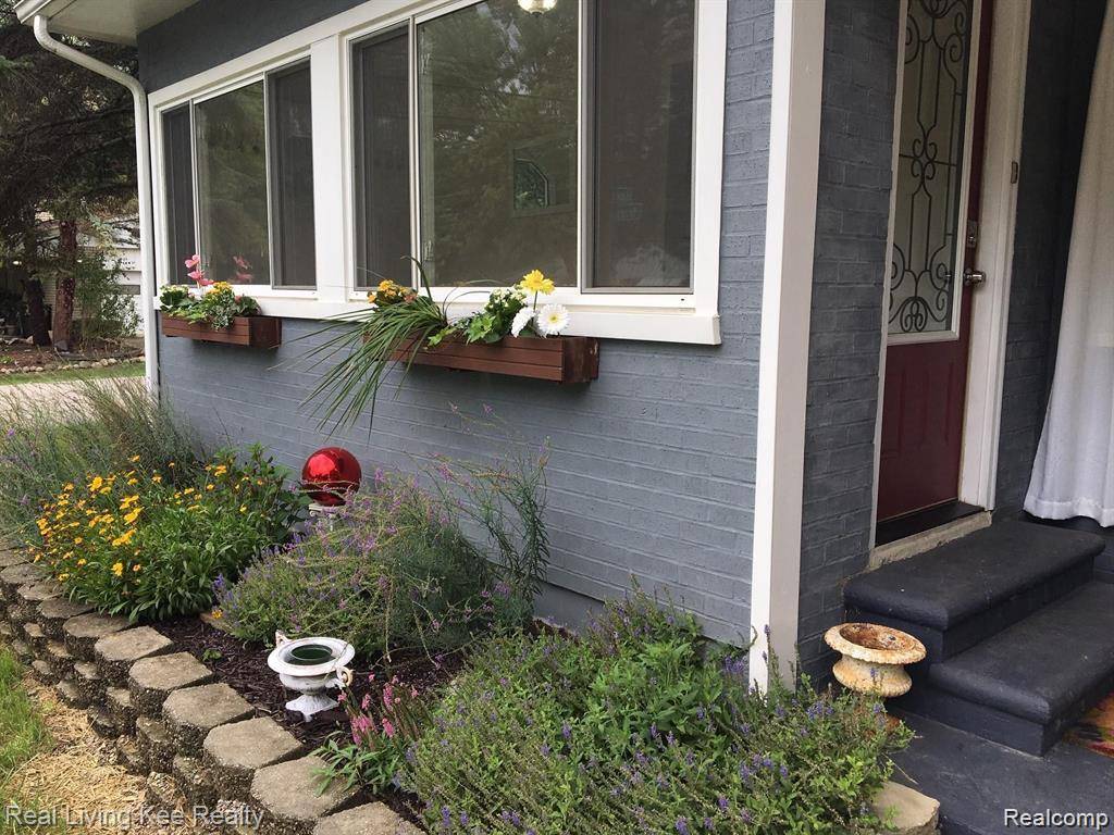 Rochester Hills, MI 48307,3794 Hazelton AVE