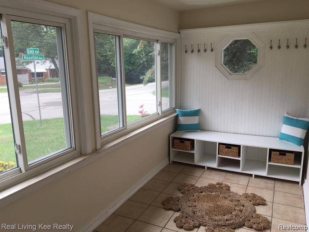 Rochester Hills, MI 48307,3794 Hazelton AVE