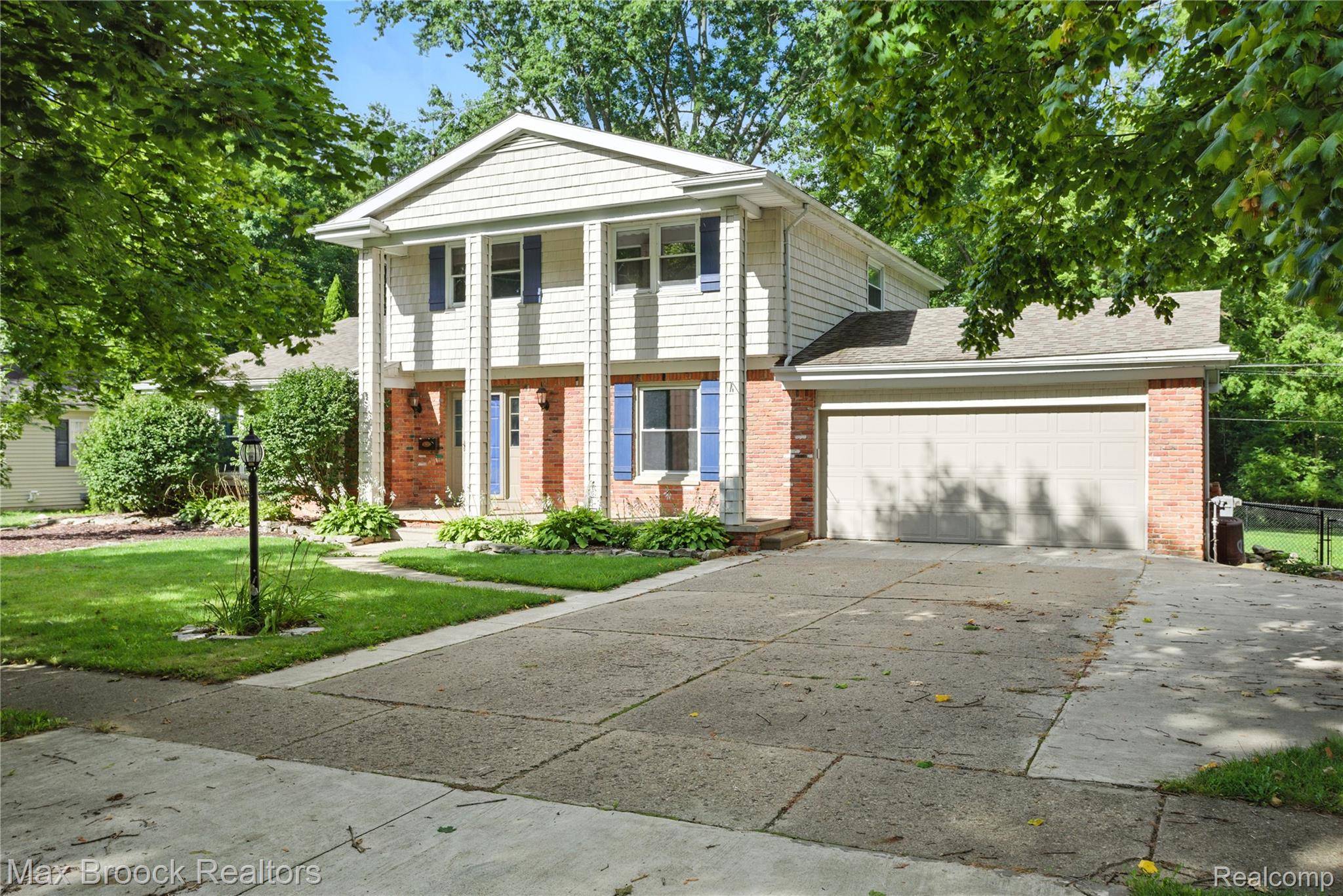 Grand Blanc, MI 48439,11106 Woodbridge DR