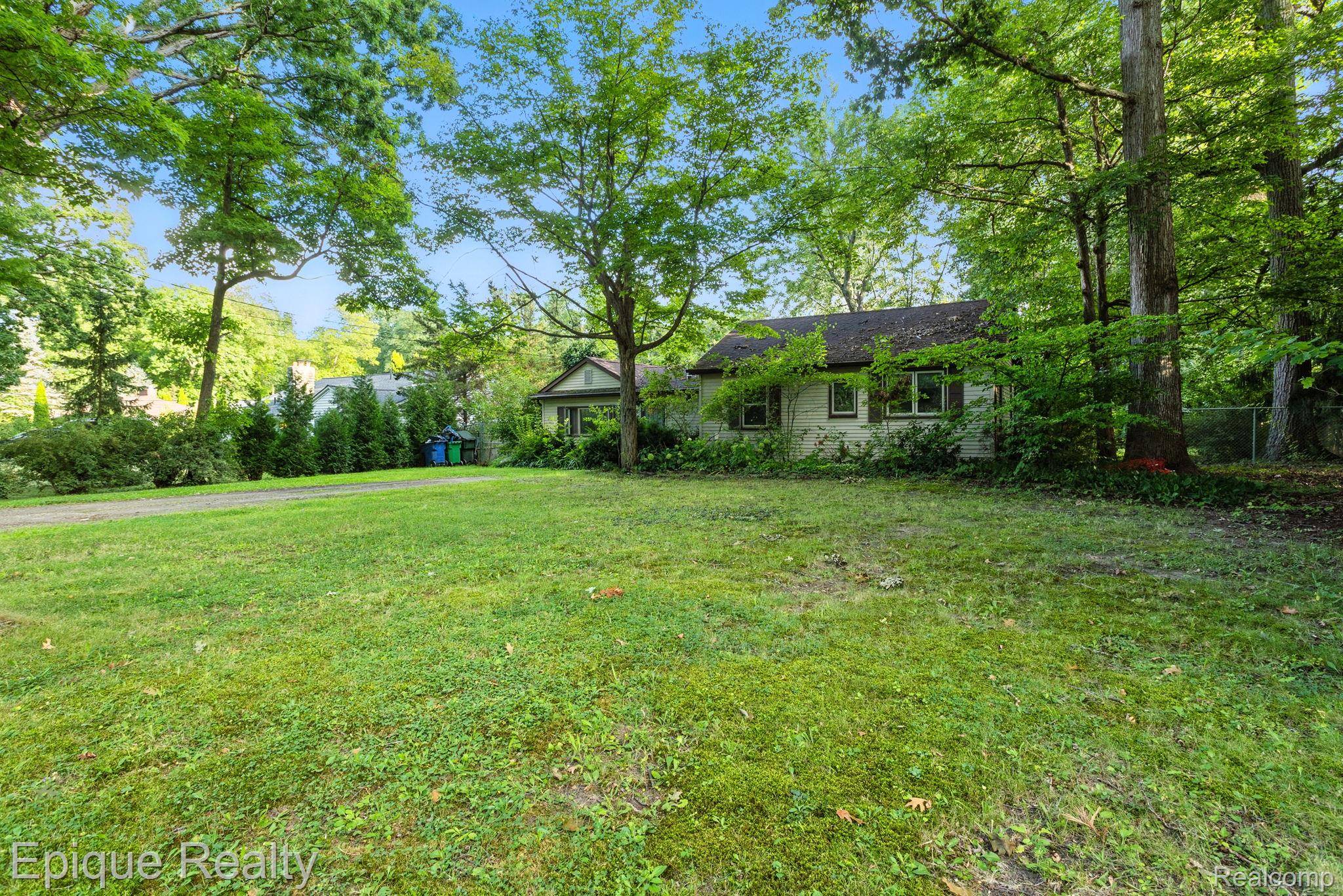 Rochester Hills, MI 48307,3480 Hazelton AVE