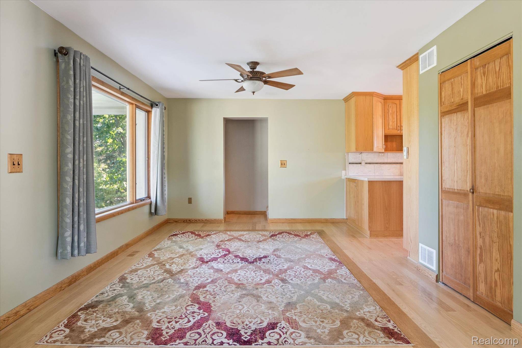 Milford, MI 48381,1202 Garden RD