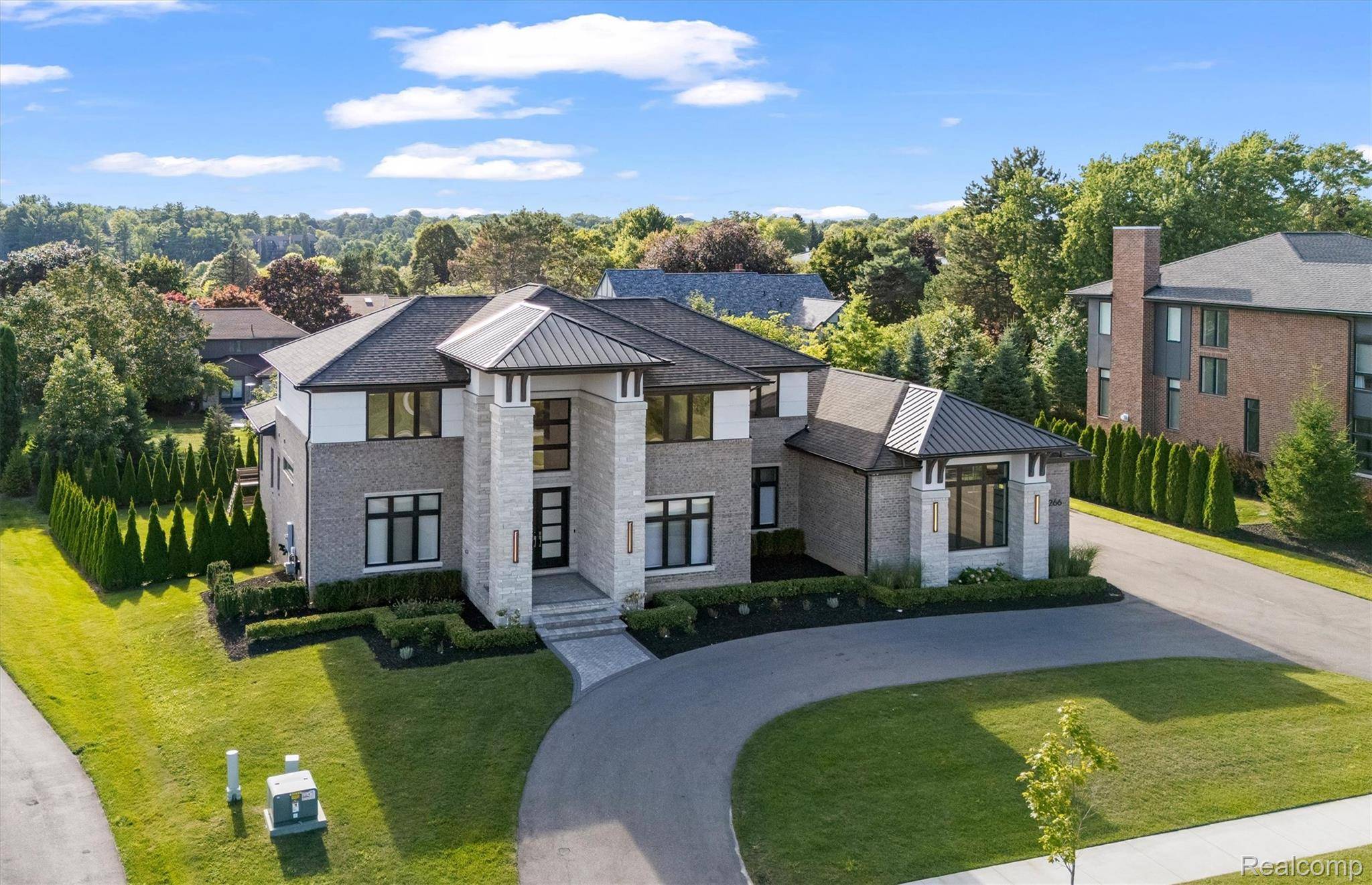 Bloomfield Hills, MI 48302,3266 BARON DR