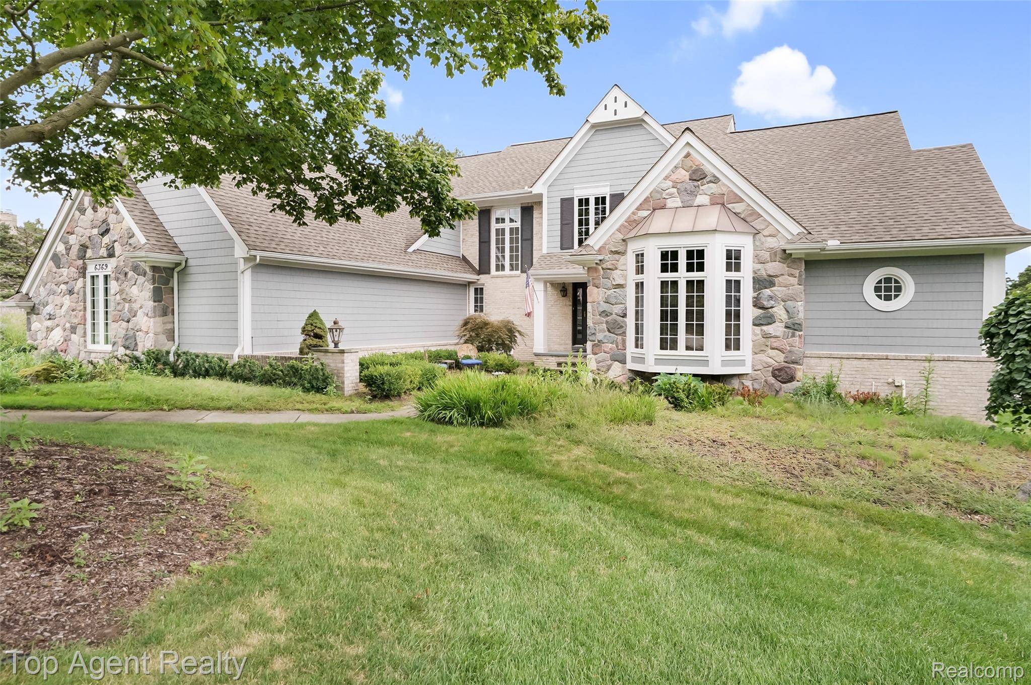 Rochester Hills, MI 48306,6369 Peach Tree CT
