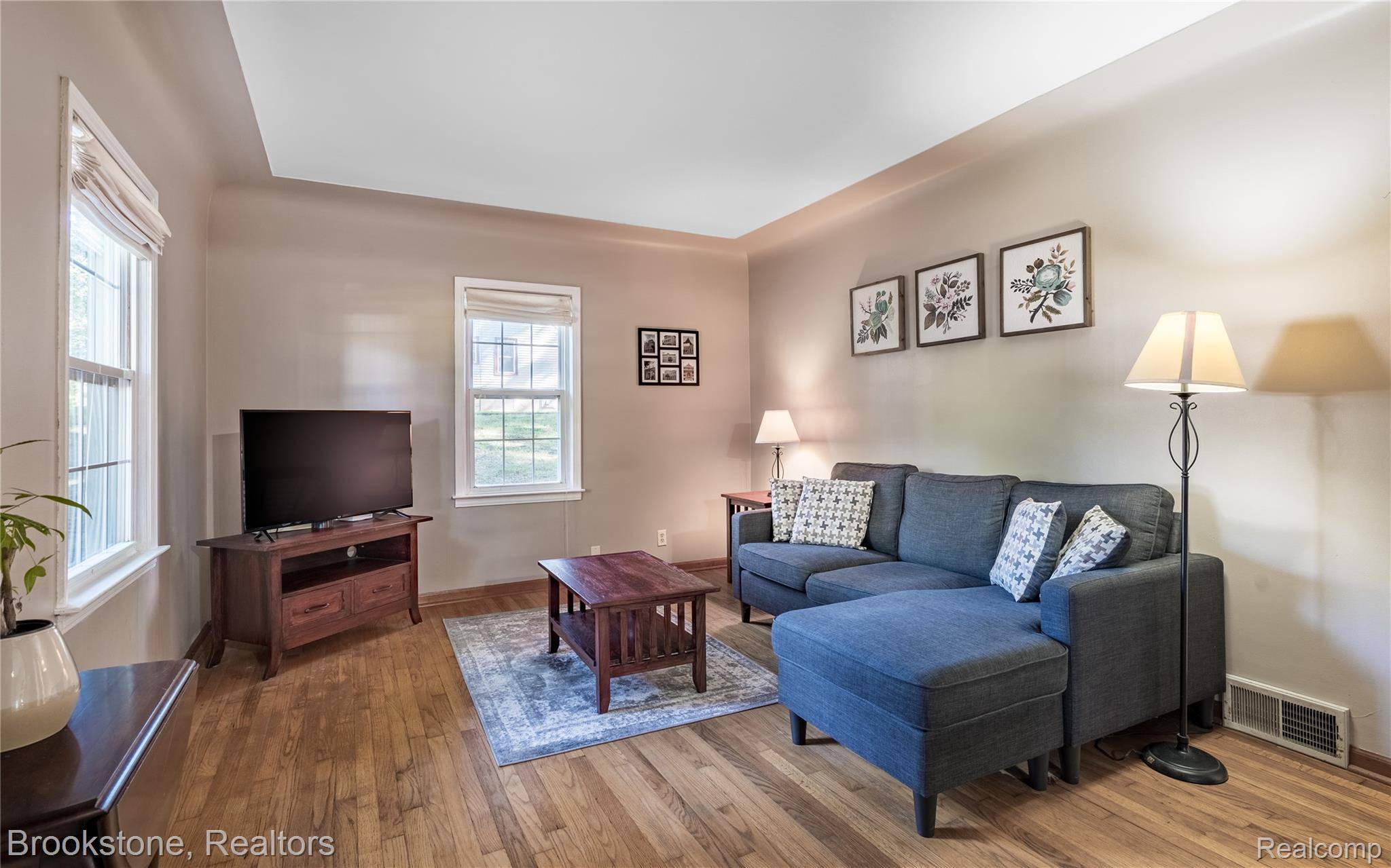 Auburn Hills, MI 48326,2436 Richwood RD