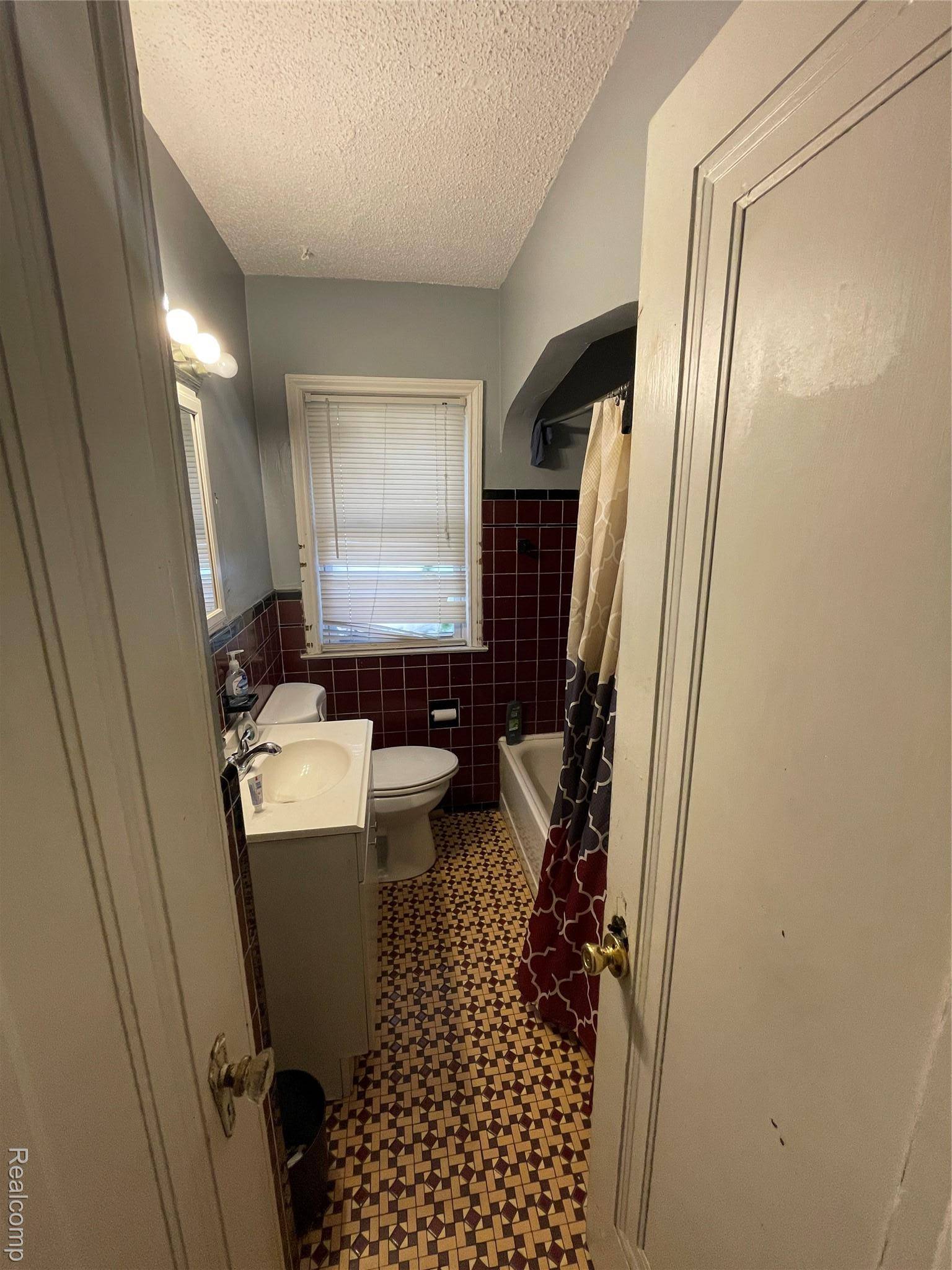 Detroit, MI 48227,15720 Lauder ST