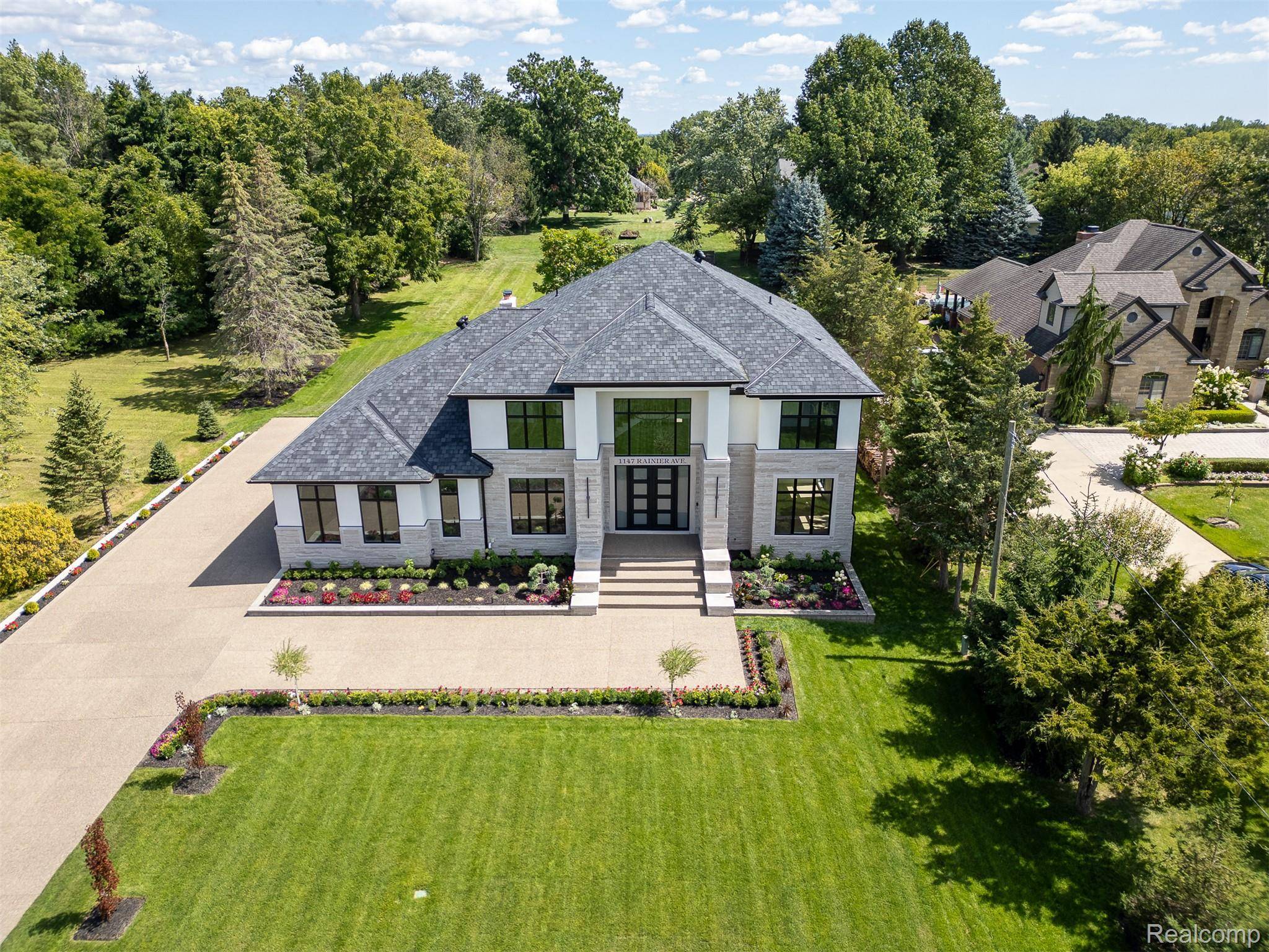 Rochester Hills, MI 48307,1147 Rainier AVE