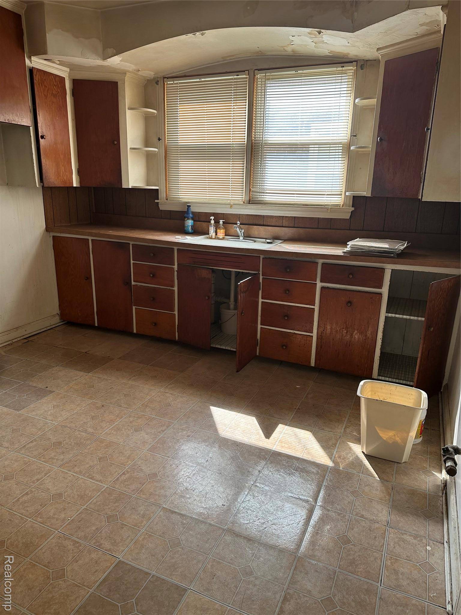 Detroit, MI 48207,4440 Elmwood ST