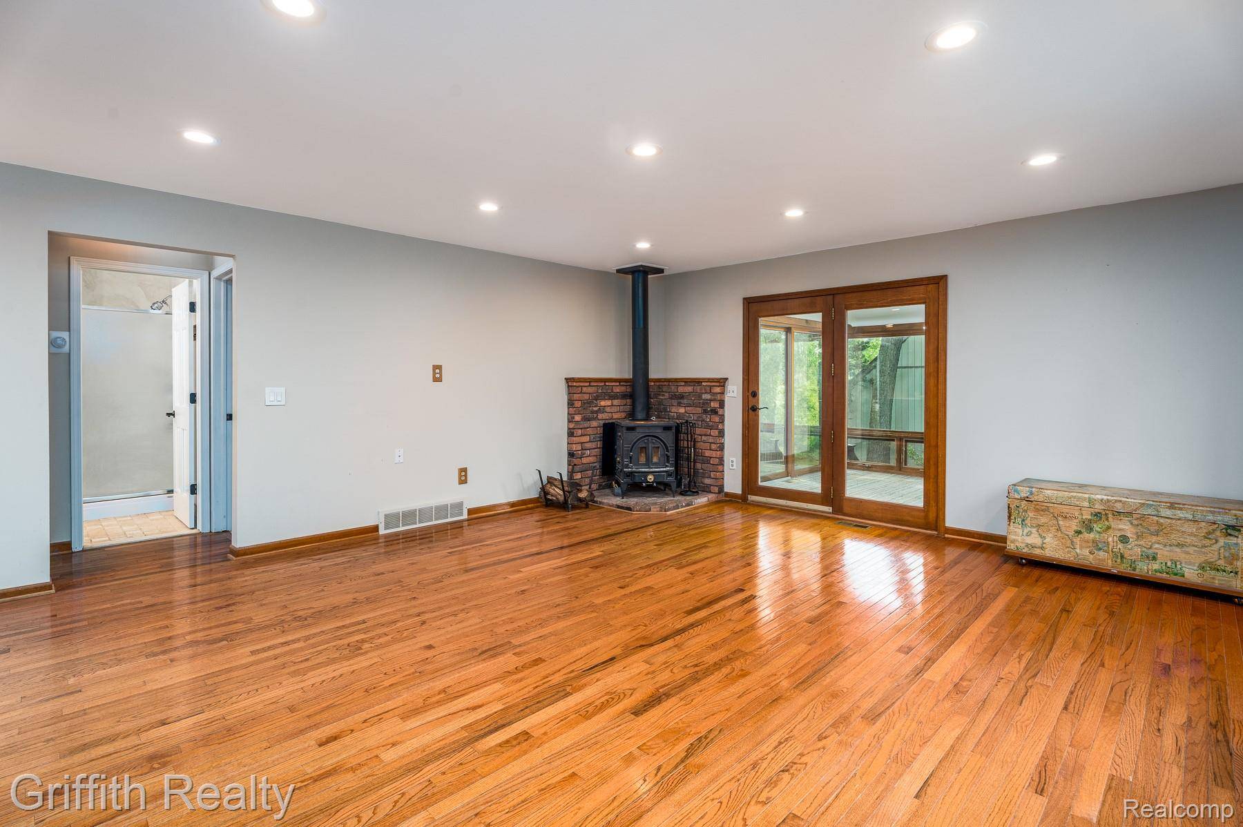 Wixom, MI 48393,2065 Fairfield AVE