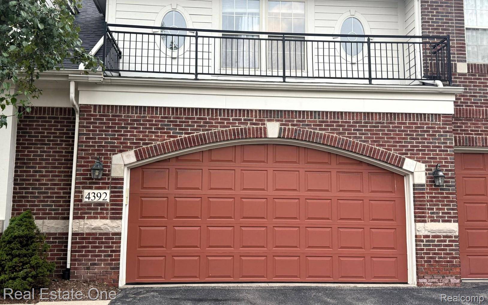 West Bloomfield, MI 48322,4392 Gateway CIR